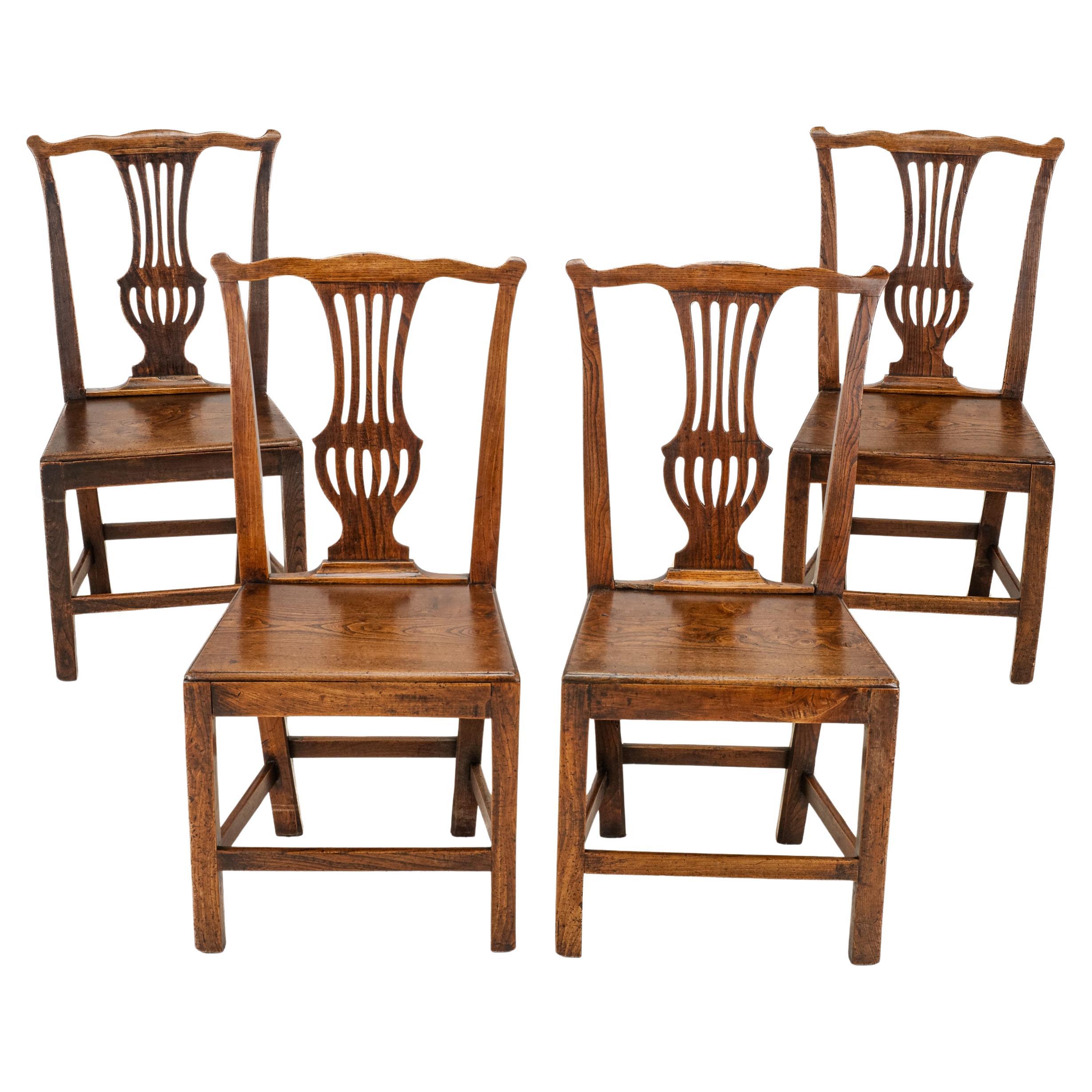 Satz von 4 georgianischen Chippendale-Esszimmerstühlen aus Ulme Spätes 18.