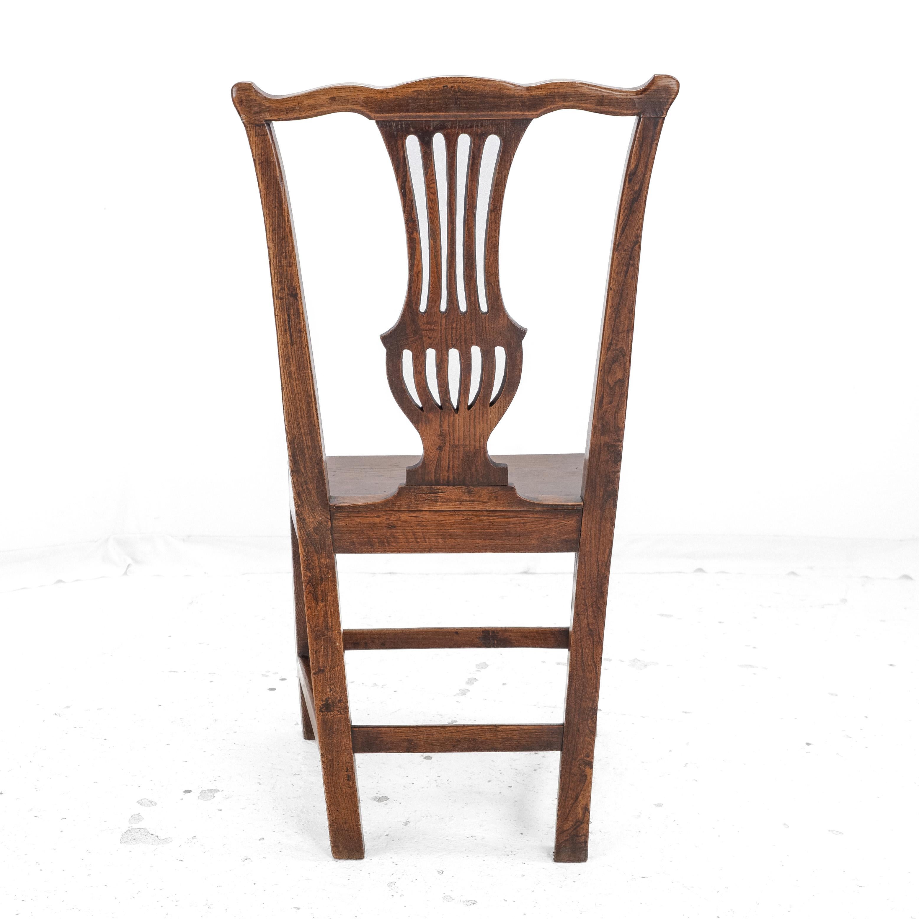 Set of 4 Georgian Elm Chippendale Country Dining Chairs Late c.18th (George III) For Sale 5