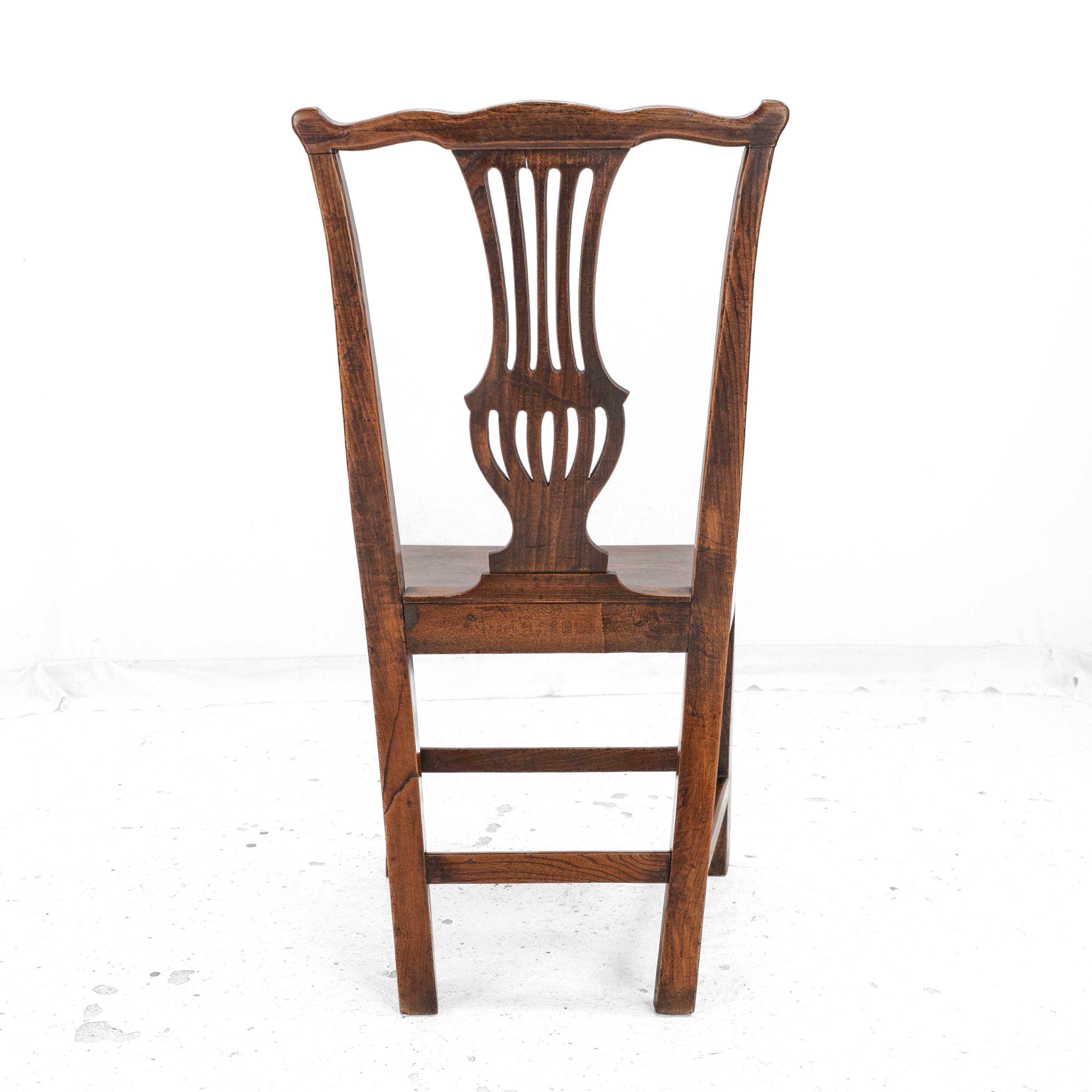 Set of 4 Georgian Elm Chippendale Country Dining Chairs Late c.18th (George III) For Sale 7