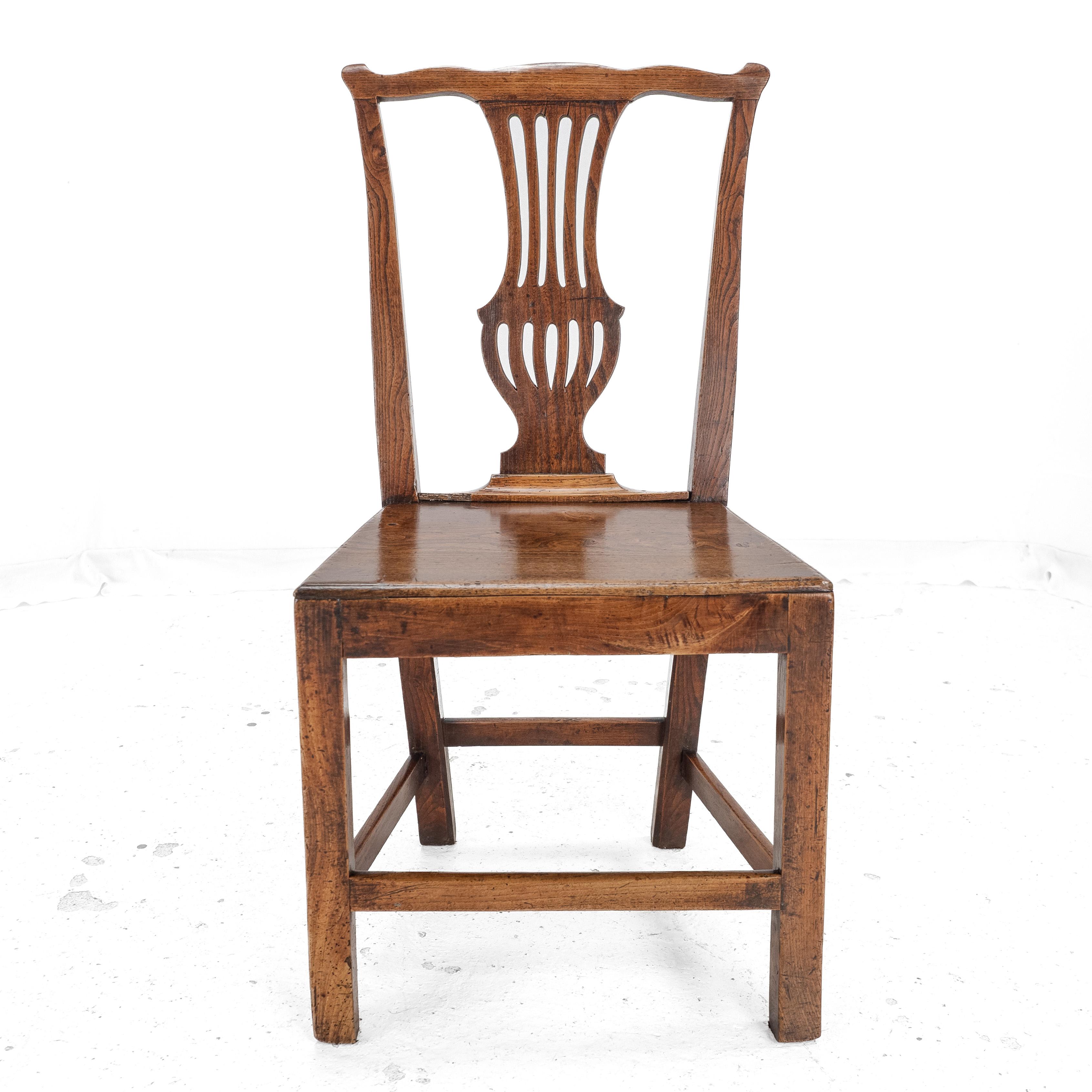 Set of 4 Georgian Elm Chippendale Country Dining Chairs Late c.18th (George III) For Sale 8