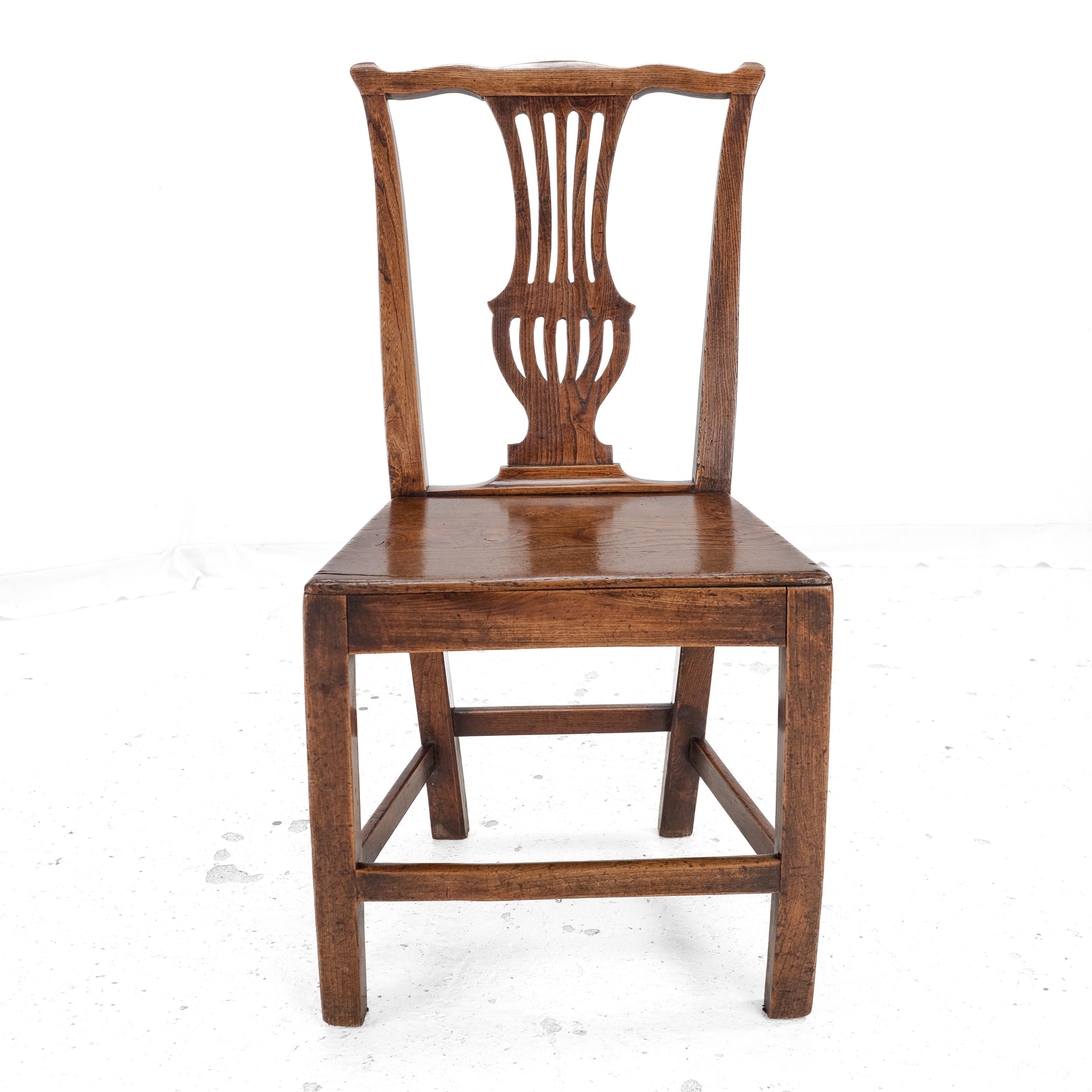 Set of 4 Georgian Elm Chippendale Country Dining Chairs Late c.18th (George III) For Sale 4