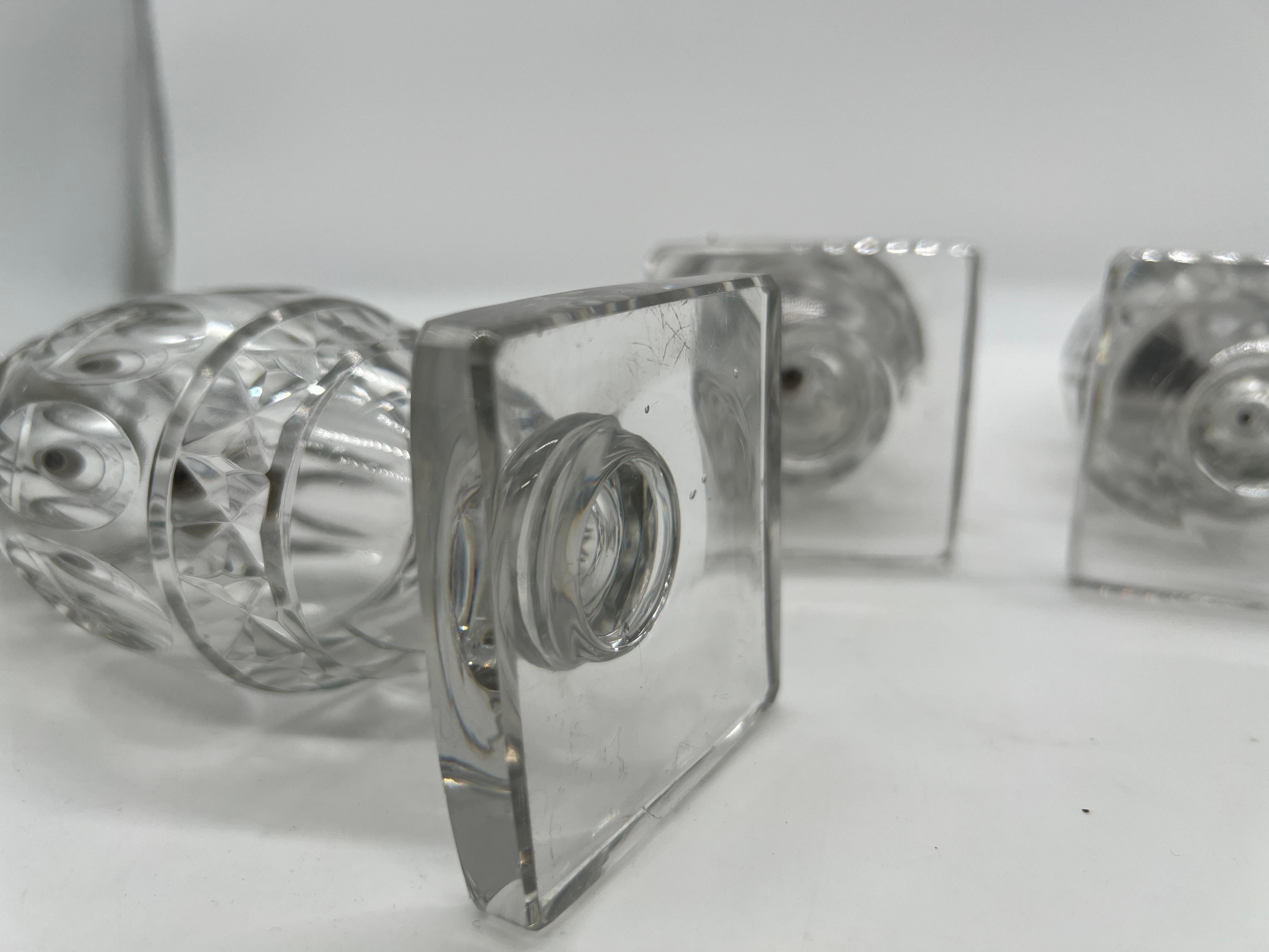 Argent Ensemble de 4 salières et poivrières en argent et cristal taillé de style géorgien en vente