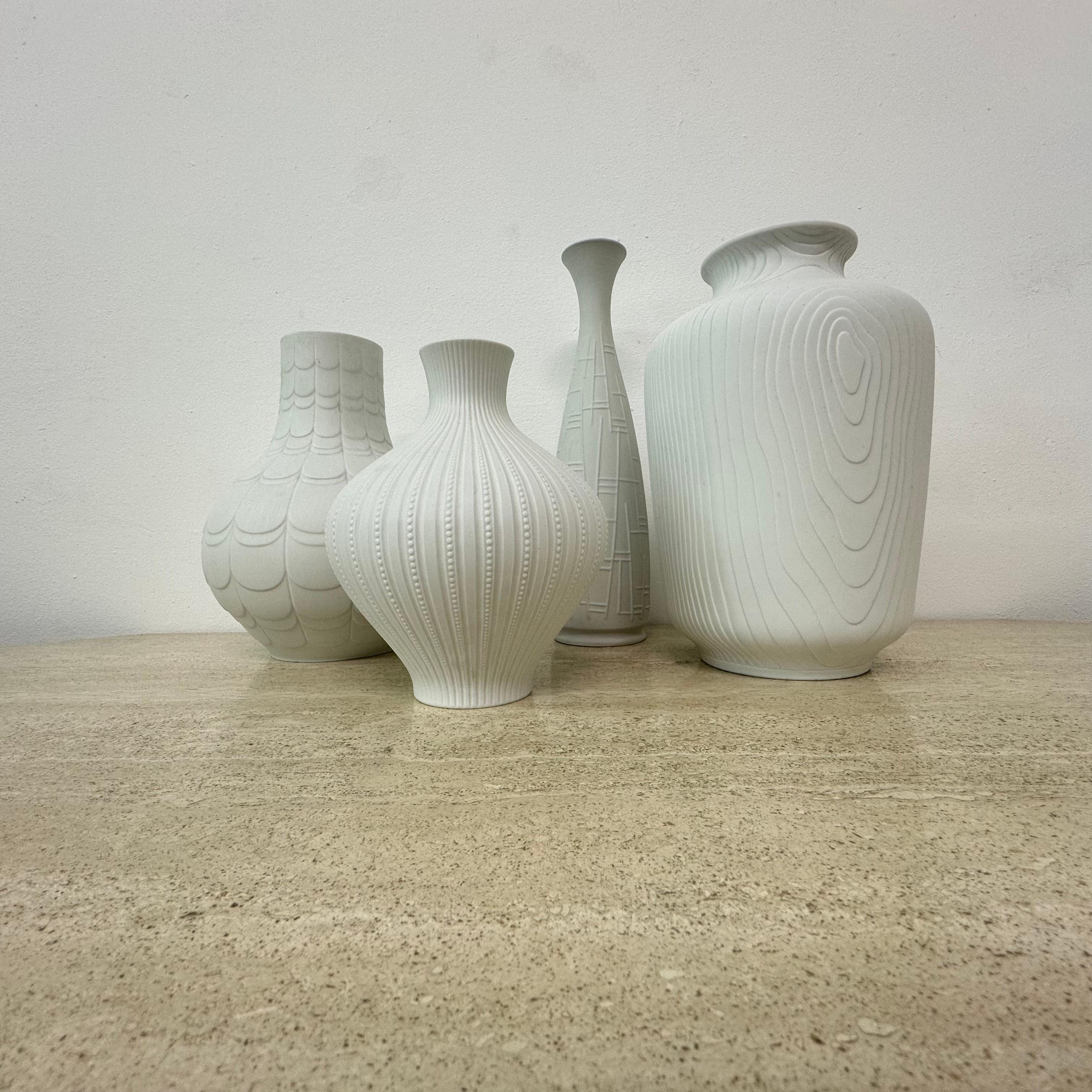 Ceramica Set di 4 vasi tedeschi in bisquit, anni '70 in vendita