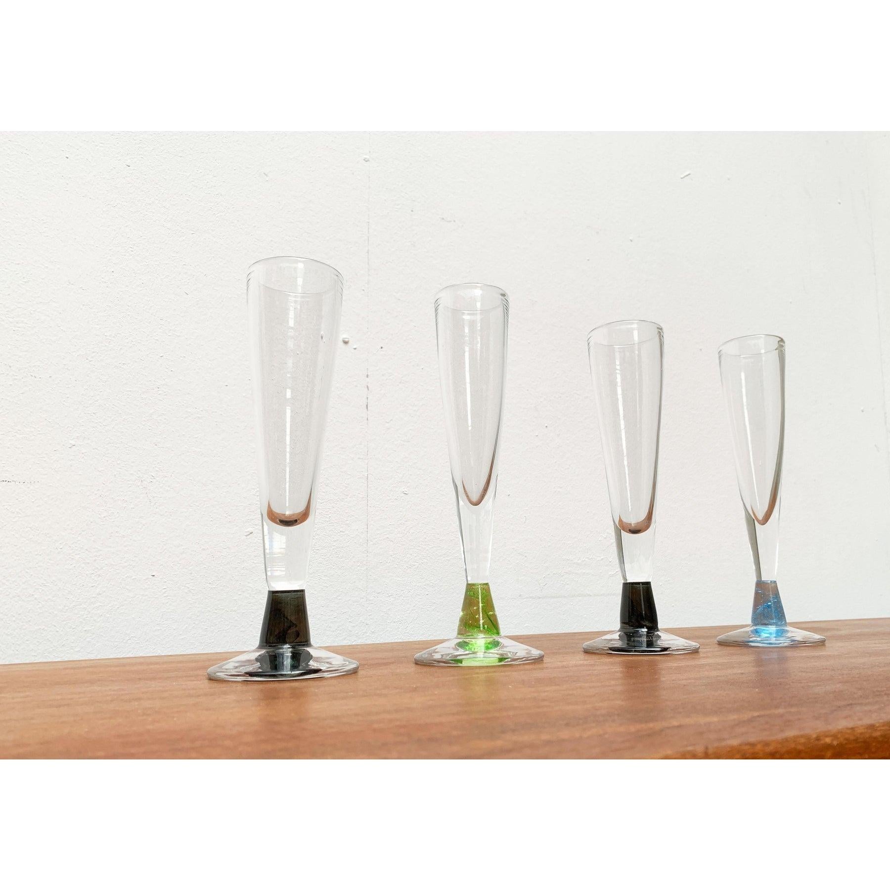 Verre Ensemble de 4 verres à champagne allemands par Regina Kaufmann pour Glashagen Hütte en vente
