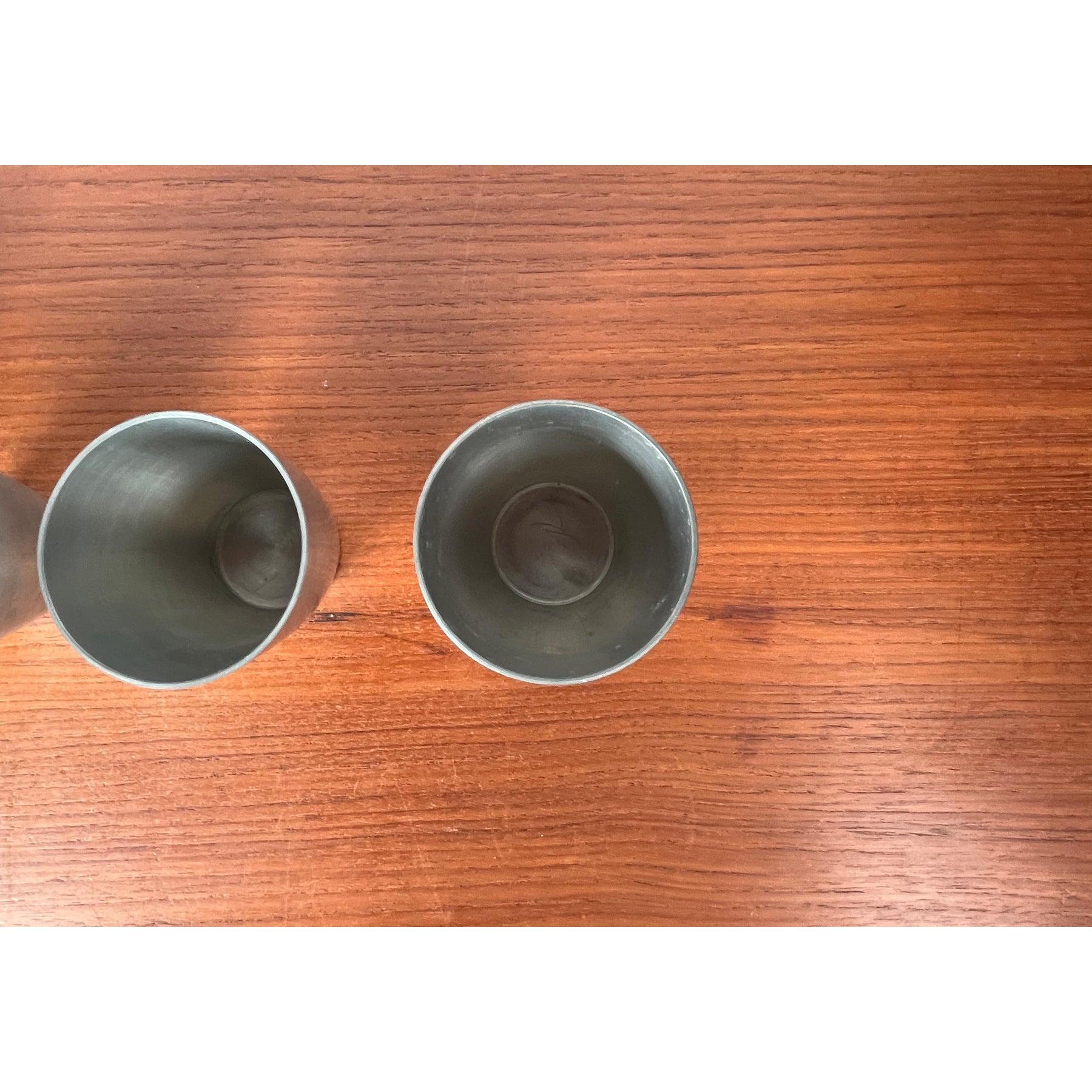 Juego de 4 tazas alemanas de peltre modernas de mediados de siglo, Harald Buchrucker, años 60 en venta 4