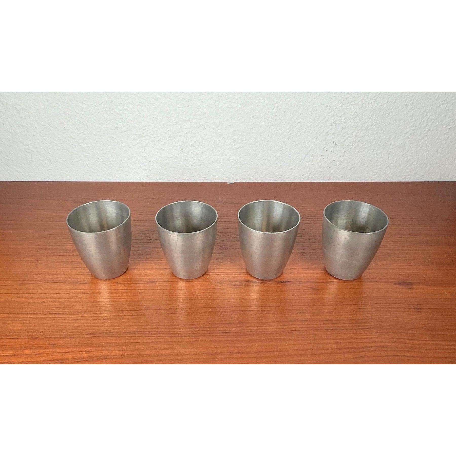 Juego de 4 tazas alemanas de peltre modernas de mediados de siglo, Harald Buchrucker, años 60 Alemán en venta
