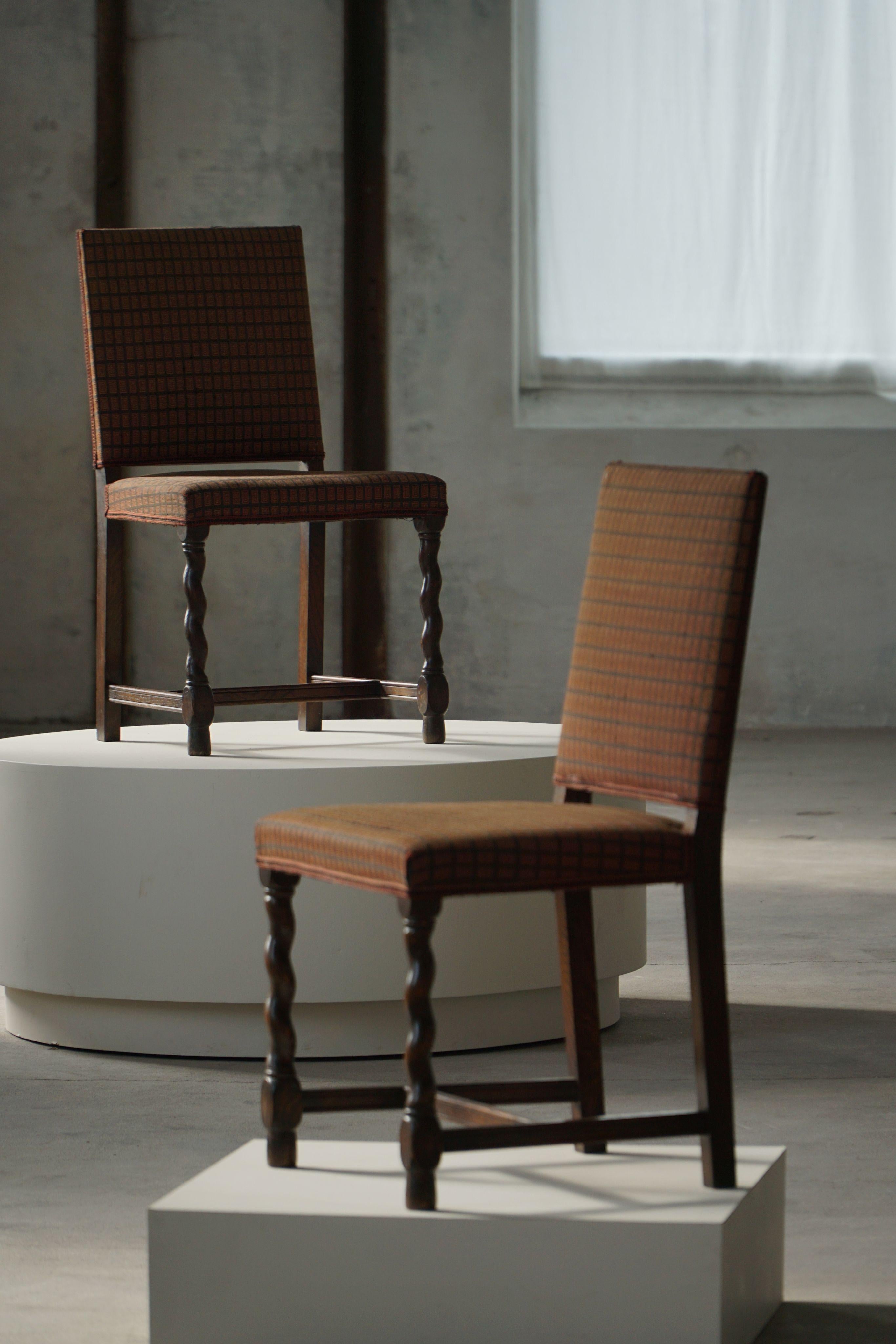Ensemble de quatre chaises de salle à manger 