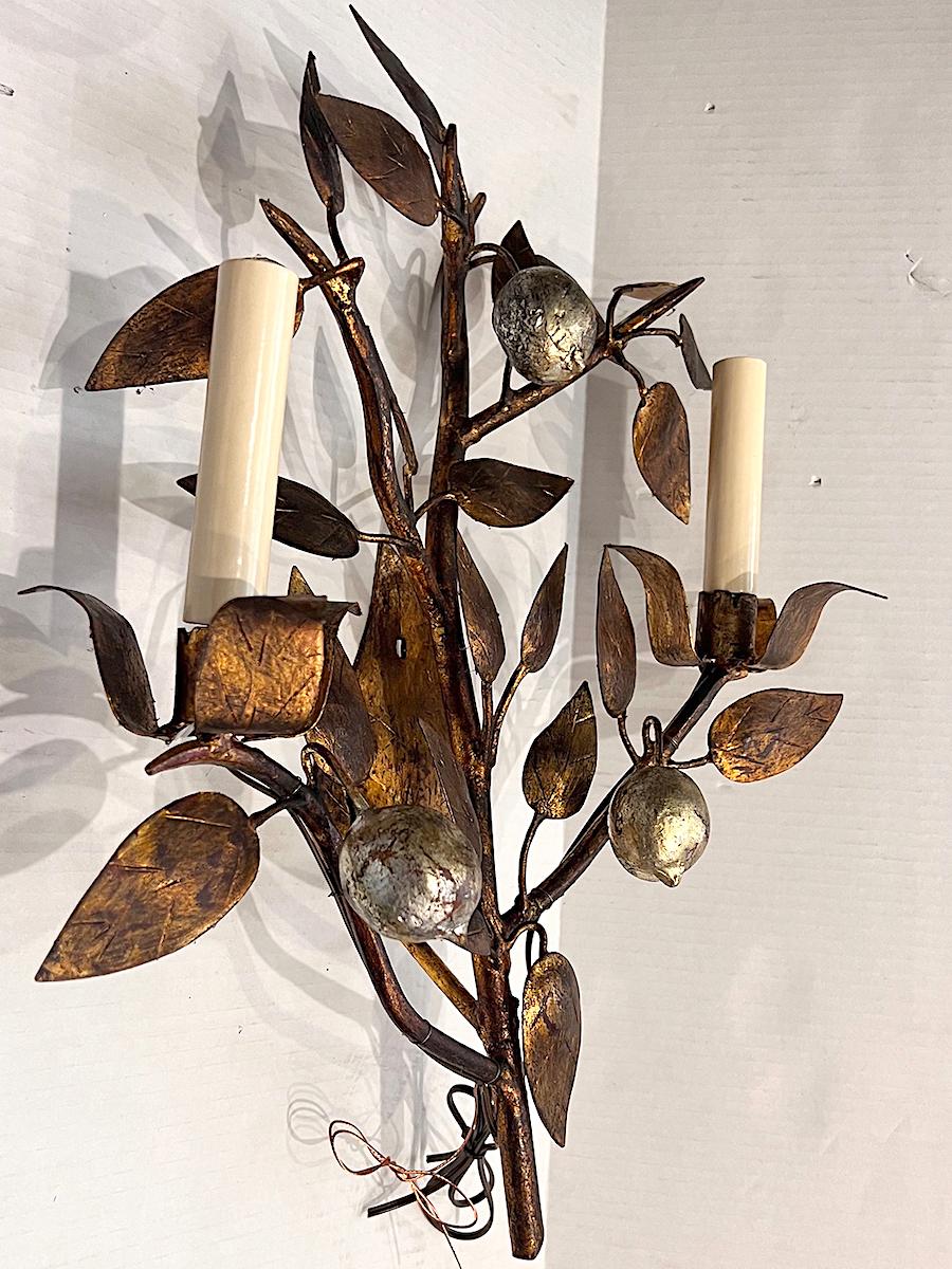 Set of 4 Gilt Foliage Sconces, Sold per Pair In Good Condition For Sale In New York, NY