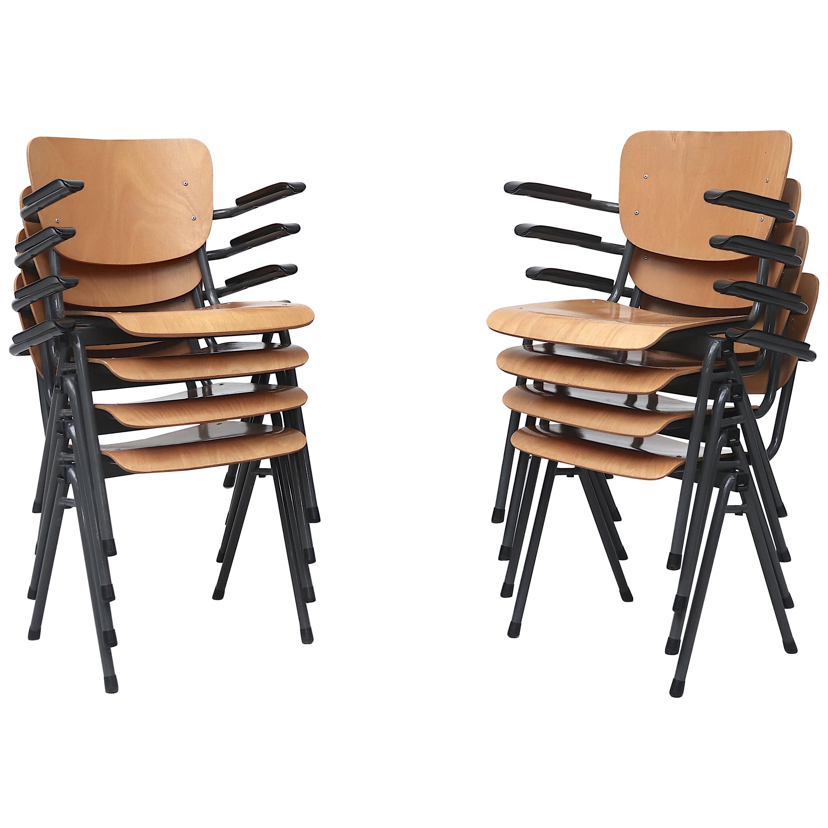 Ensemble de 4 chaises d'école empilables en contreplaqué de style Gispen avec accoudoirs en vente