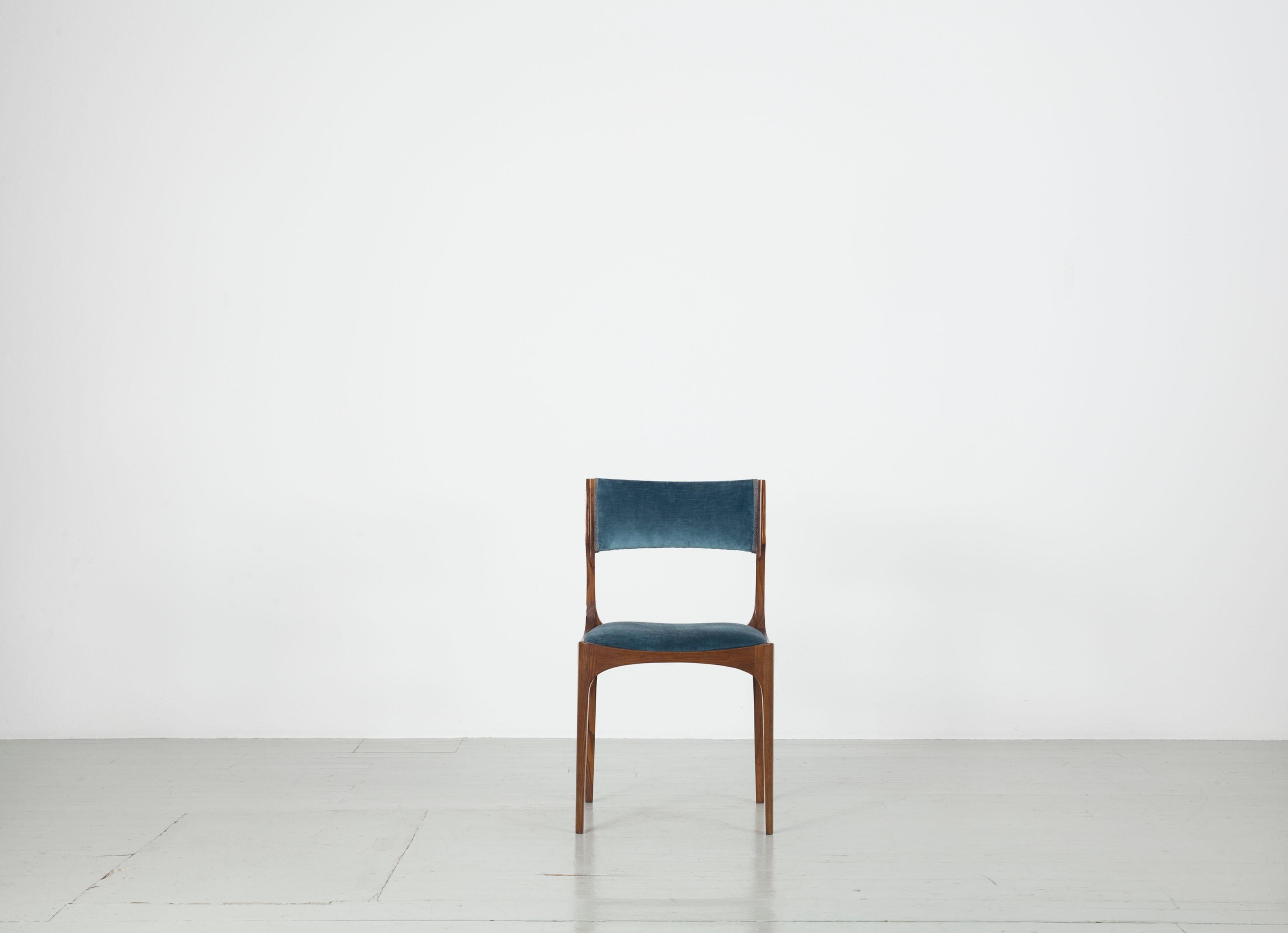 This set of four chairs with the model name 