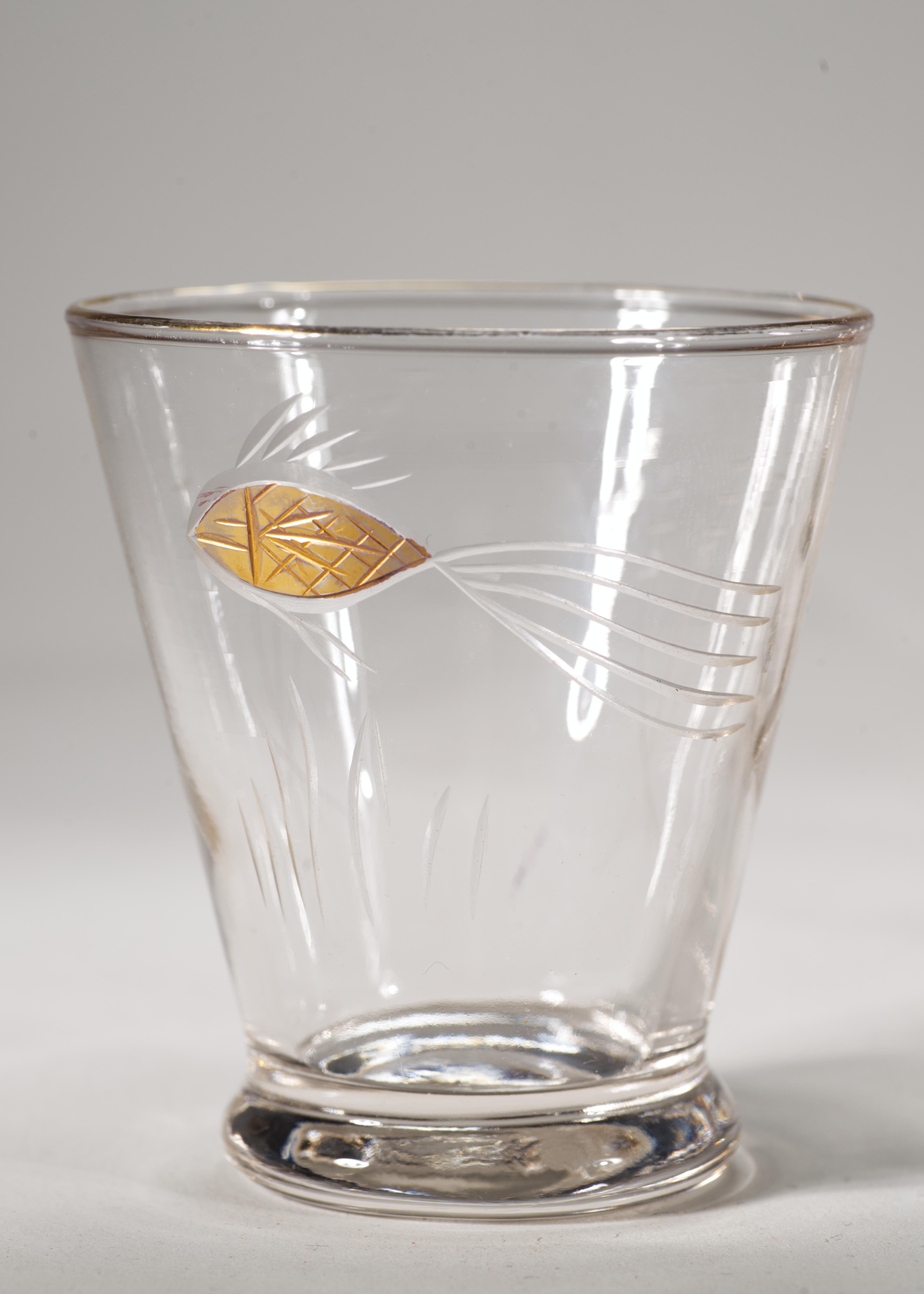 Juego de 4 Vasos de Estilo Moderno Escandinavo, Decoración de Peces Grabados en Oro en Bueno estado para la venta en Clifton Springs, NY