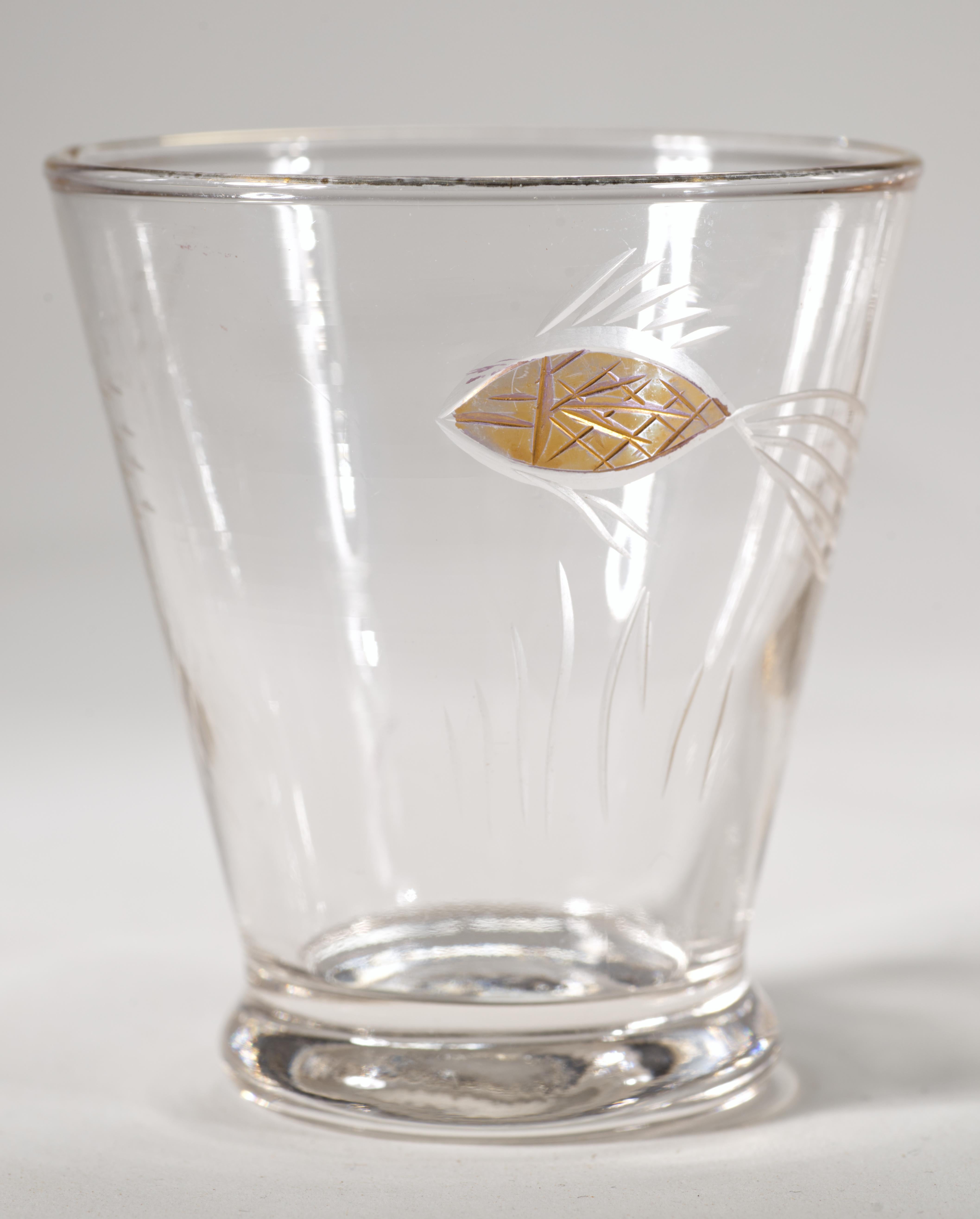 Juego de 4 Vasos de Estilo Moderno Escandinavo, Decoración de Peces Grabados en Oro siglo XX en venta