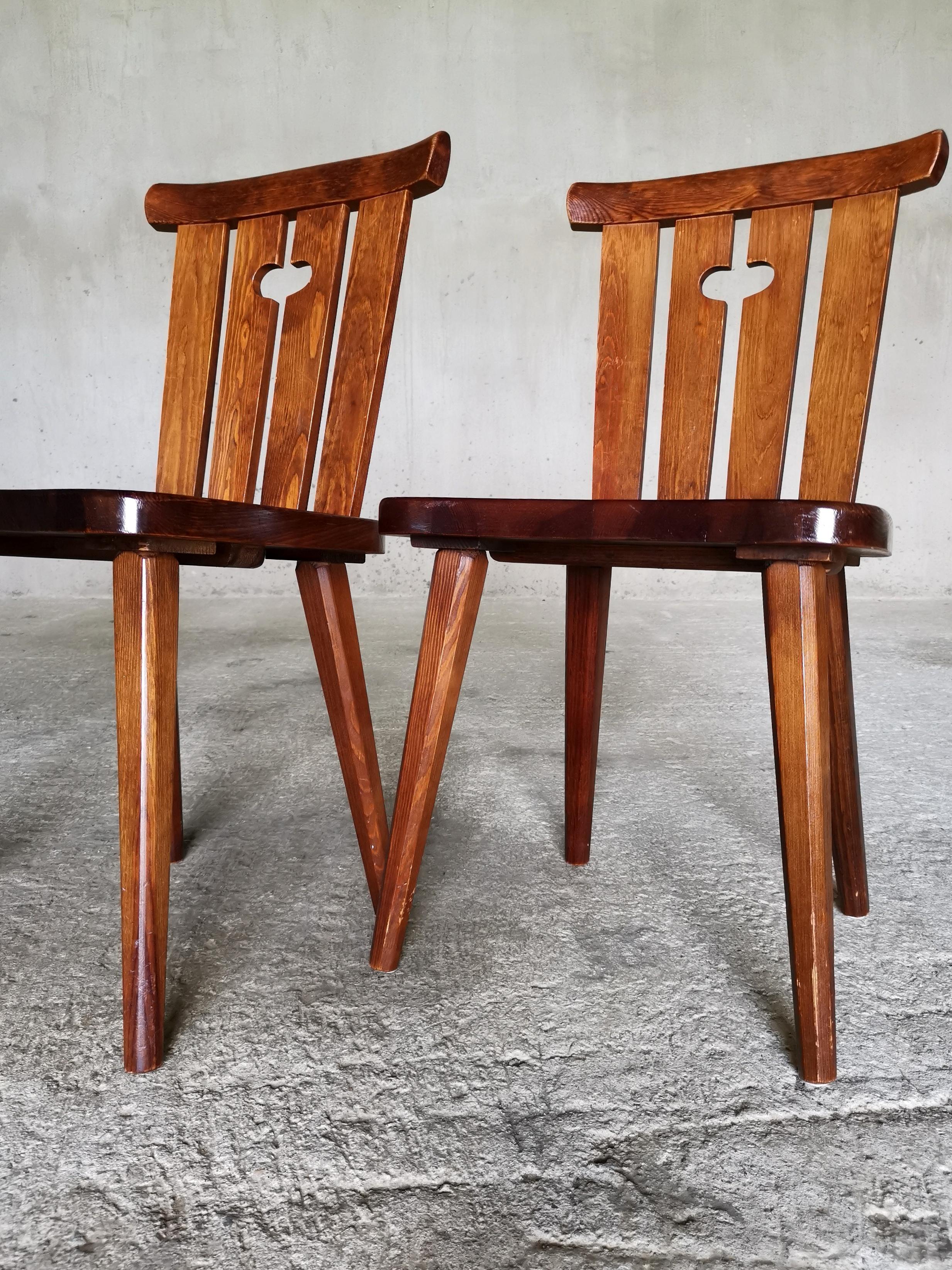Set of 4 iconic Göran Malmvall dining chairs in solid Oregon pine, Sweden 1940s For Sale 2