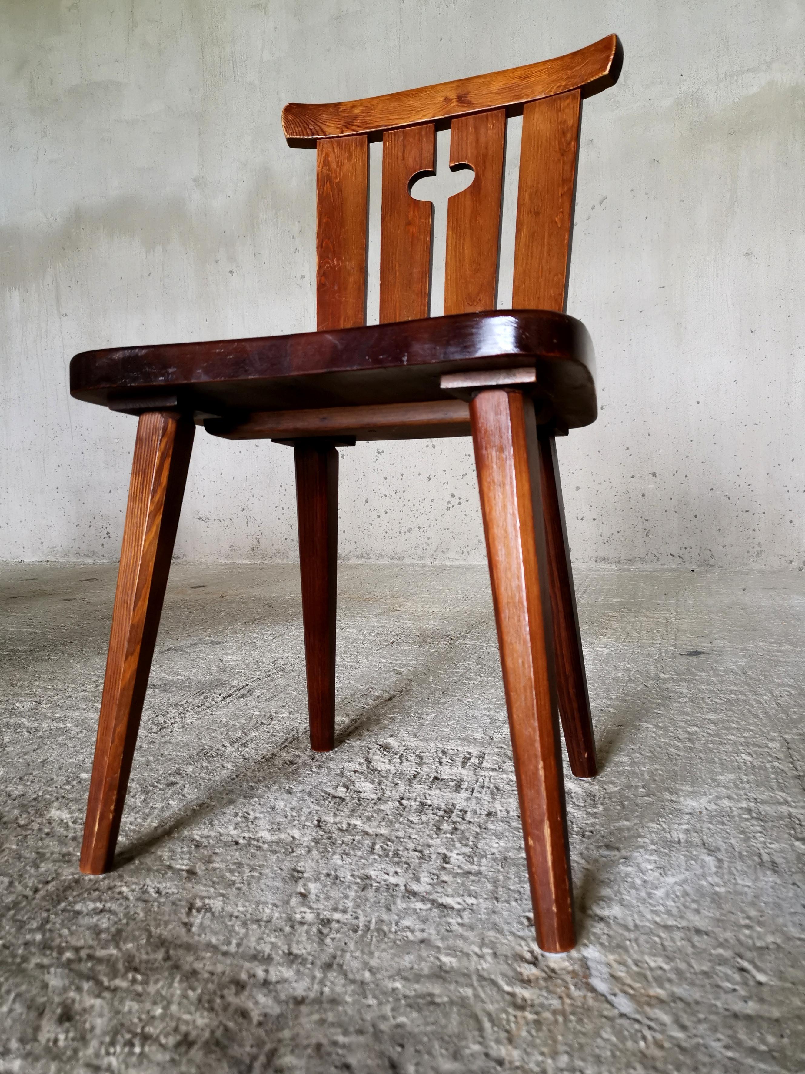 Pine Set of 4 iconic Göran Malmvall dining chairs in solid Oregon pine, Sweden 1940s For Sale