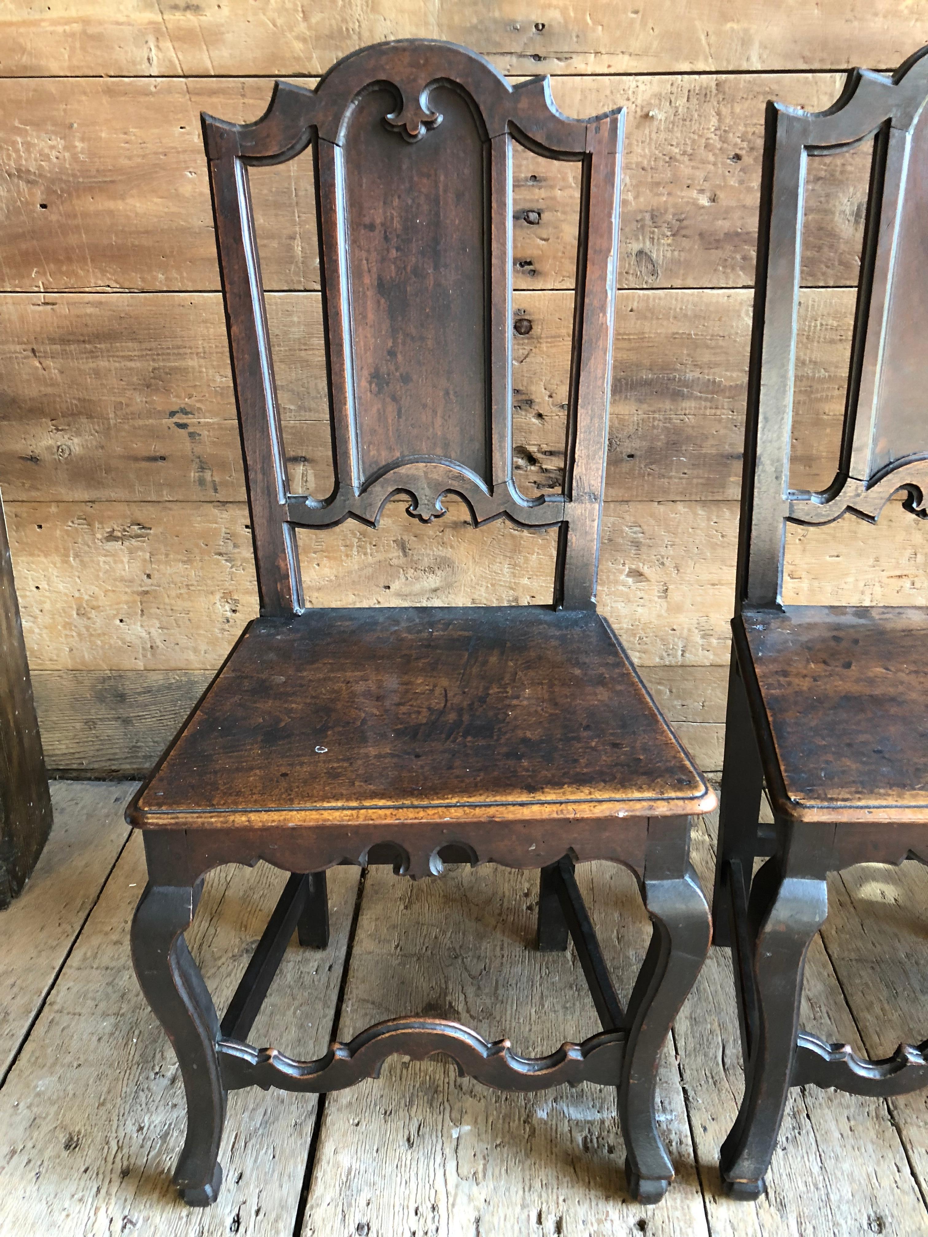 Set of 4 Gothic Style Hall Chairs, Italian, circa 1780 In Good Condition In Doylestown, PA
