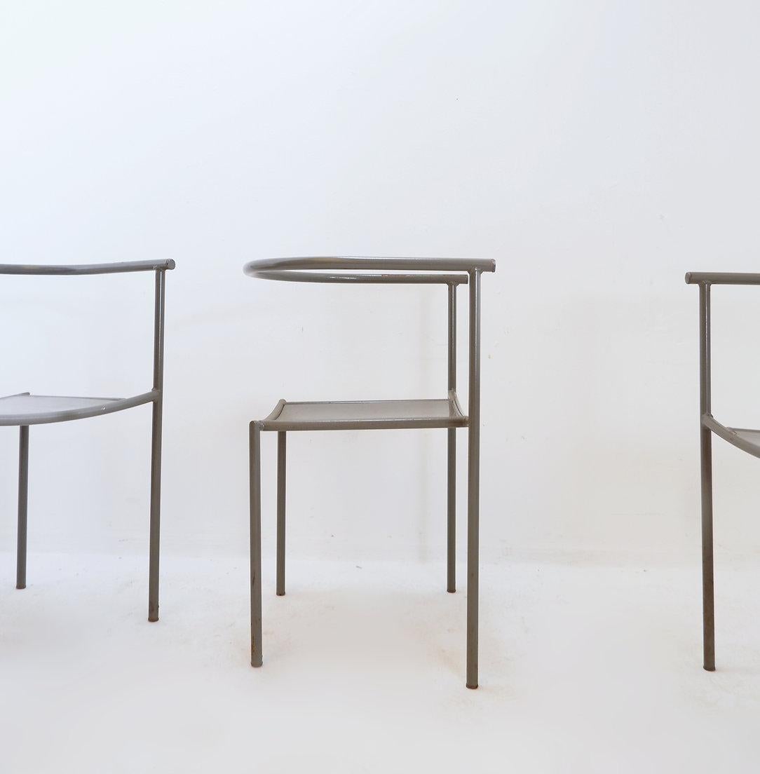 Set di 4 sedie in metallo grigio nello stile del modello 