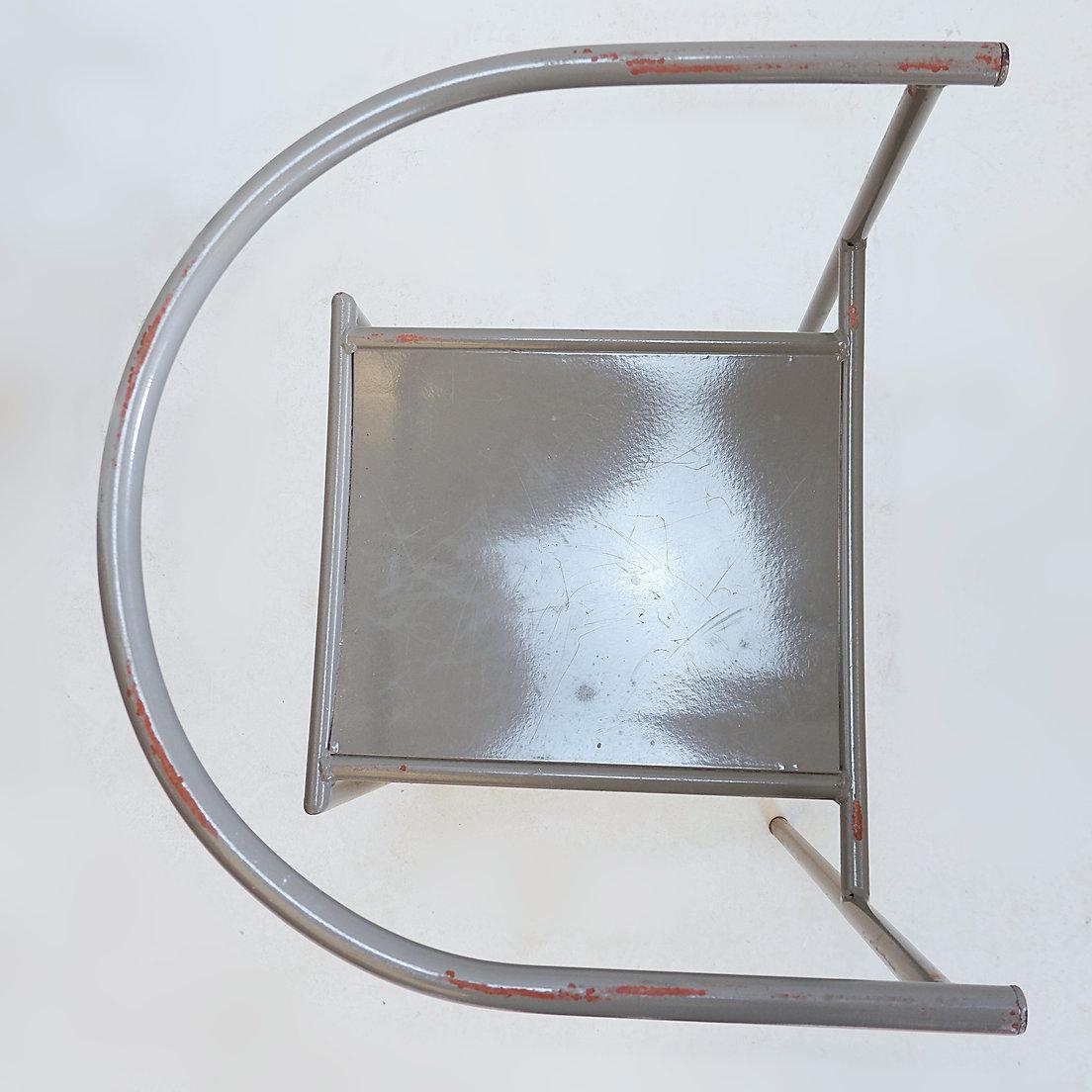 Set di 4 sedie in metallo grigio nello stile del modello 