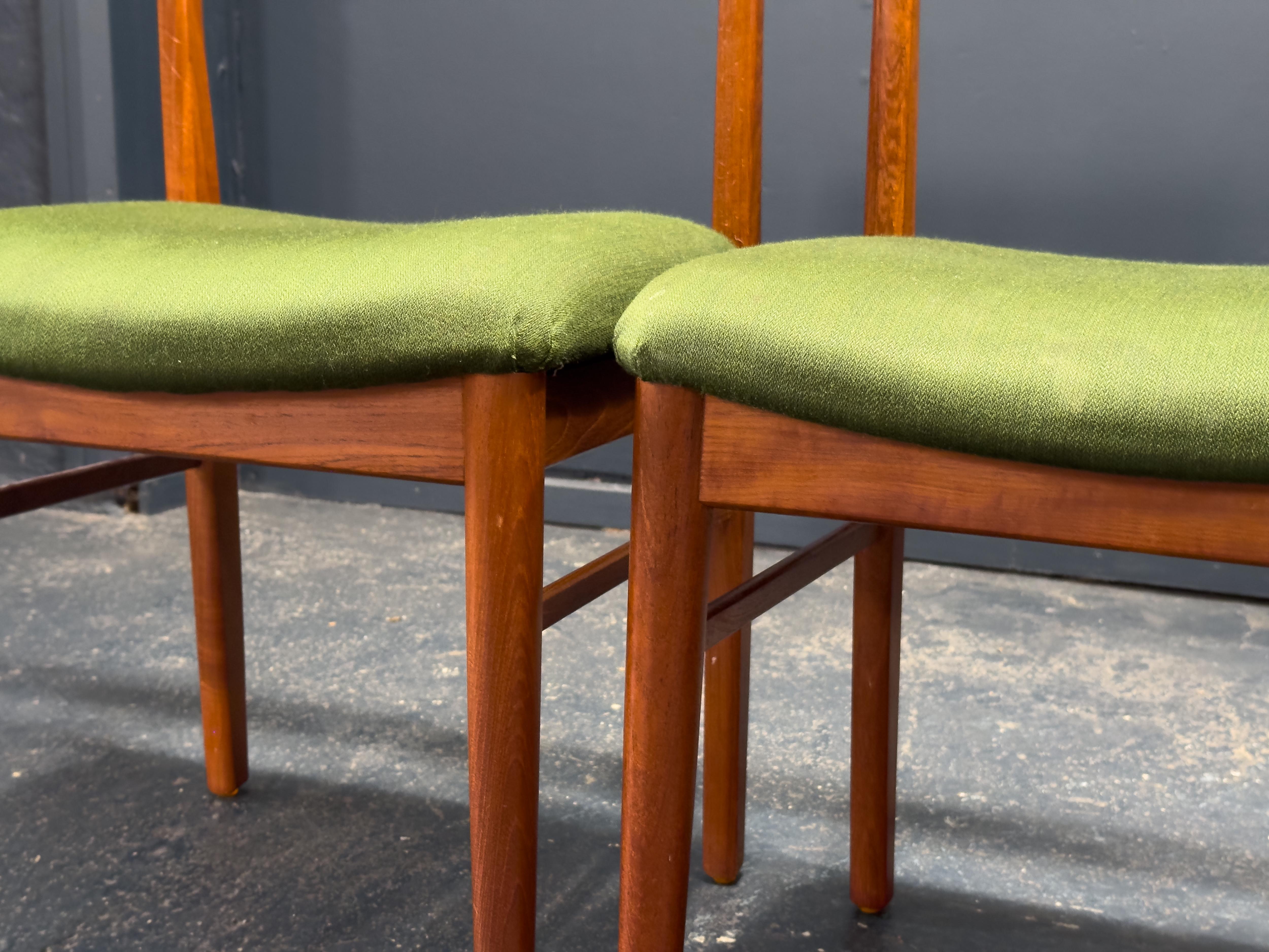 Set of 4 Green and Teak Chairs For Sale 5