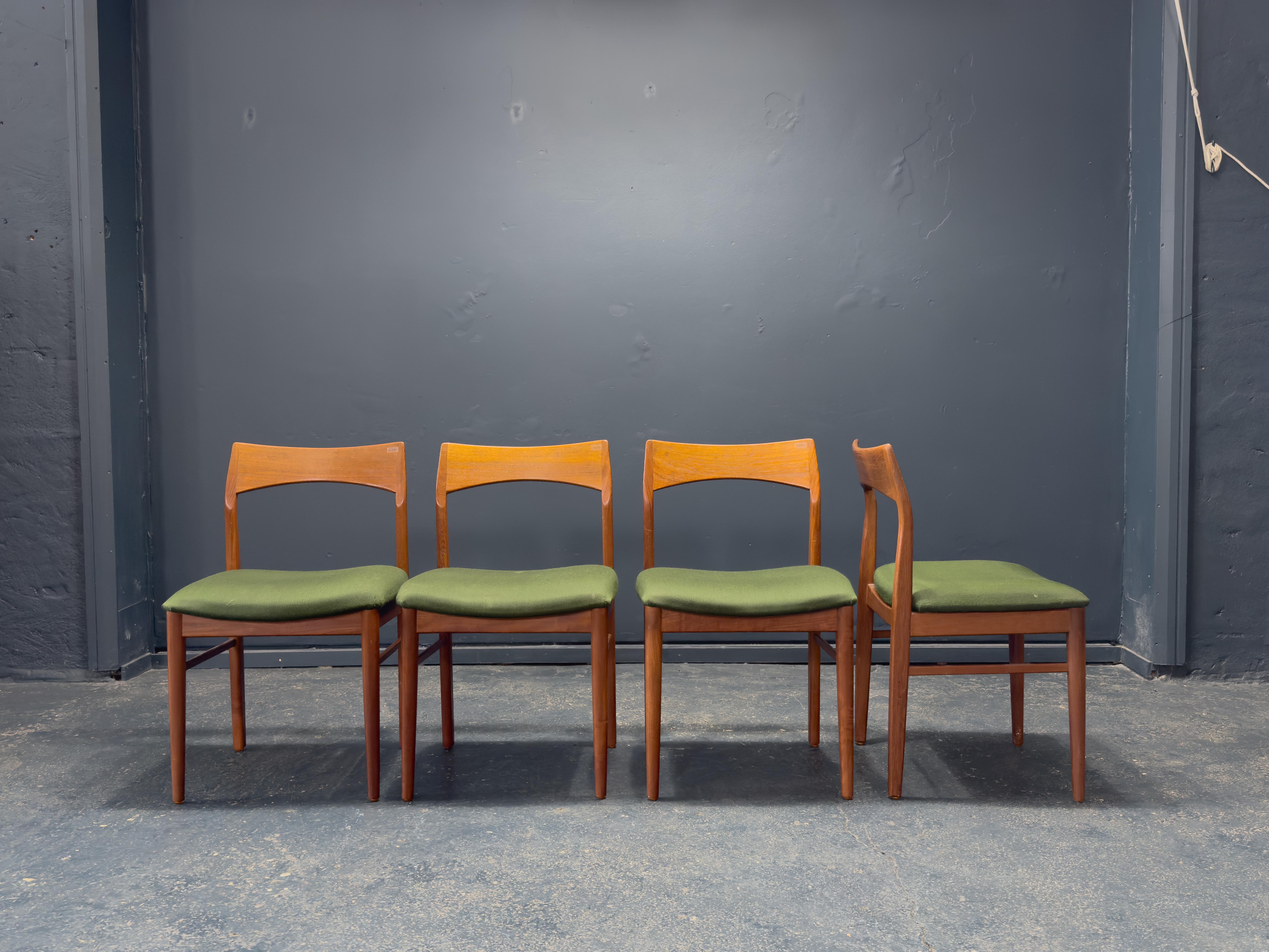 Set of 4 Green and Teak Chairs In Good Condition For Sale In London, GB