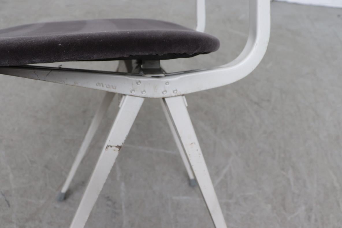 Set of 4 Grey Velvet Friso Kramer 'Result' Chairs for Ahrend de Cirkel For Sale 4