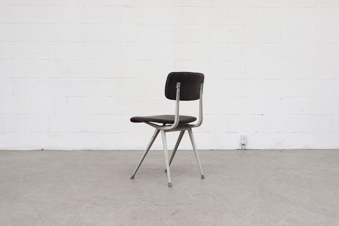 Dutch Set of 4 Grey Velvet Friso Kramer 'Result' Chairs for Ahrend de Cirkel For Sale