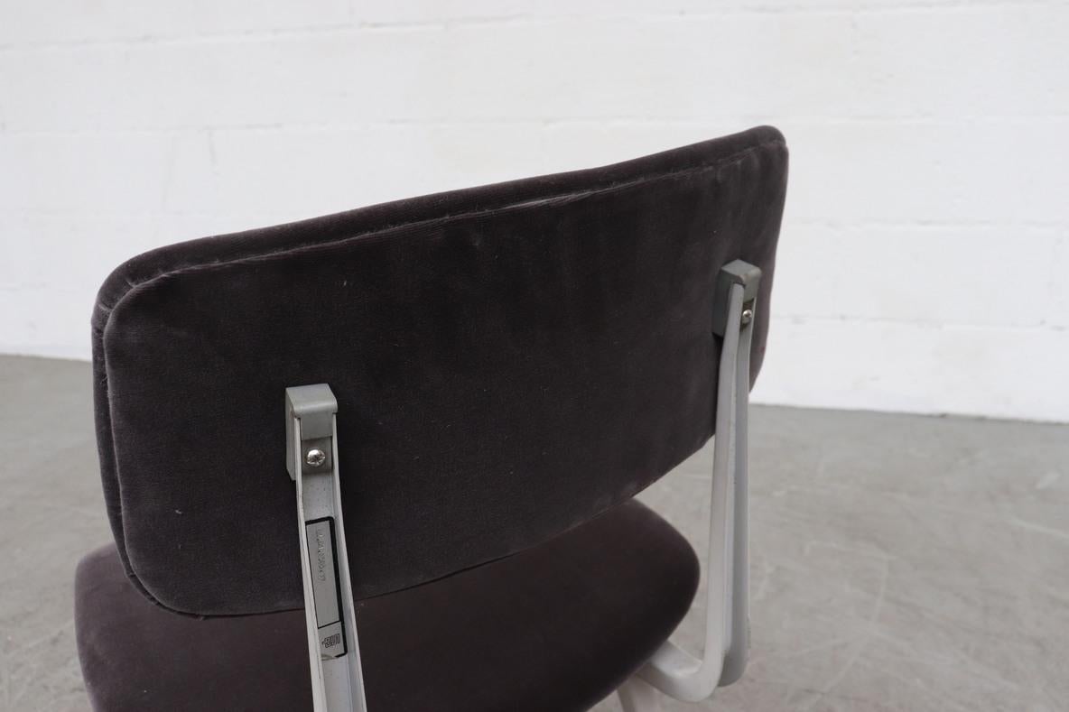 Set of 4 Grey Velvet Friso Kramer 'Result' Chairs for Ahrend de Cirkel For Sale 2
