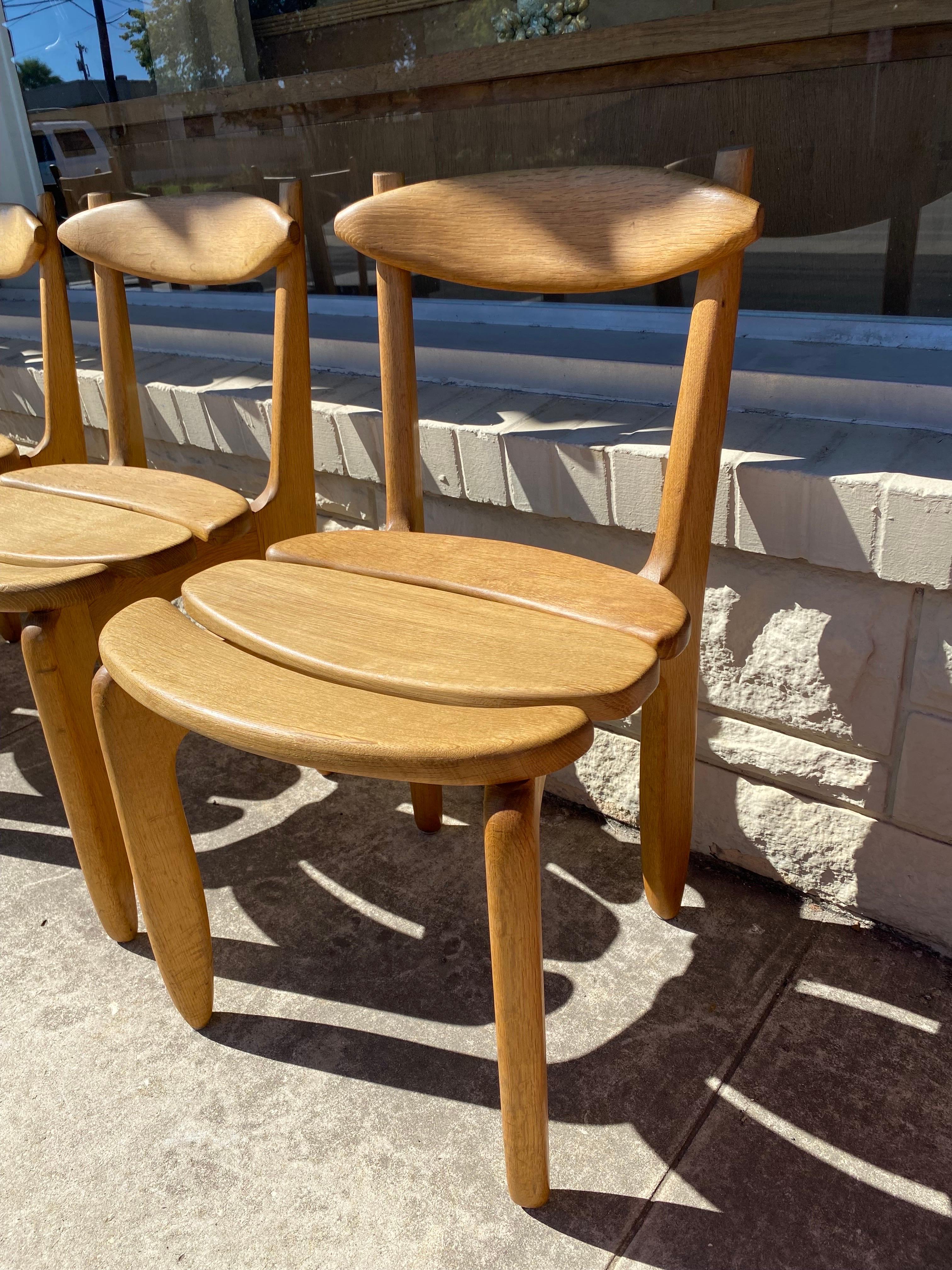 Set of 4 Guillerme et Chambron 'Thierry' Dining Chairs Made of Solid Oak For Sale 1