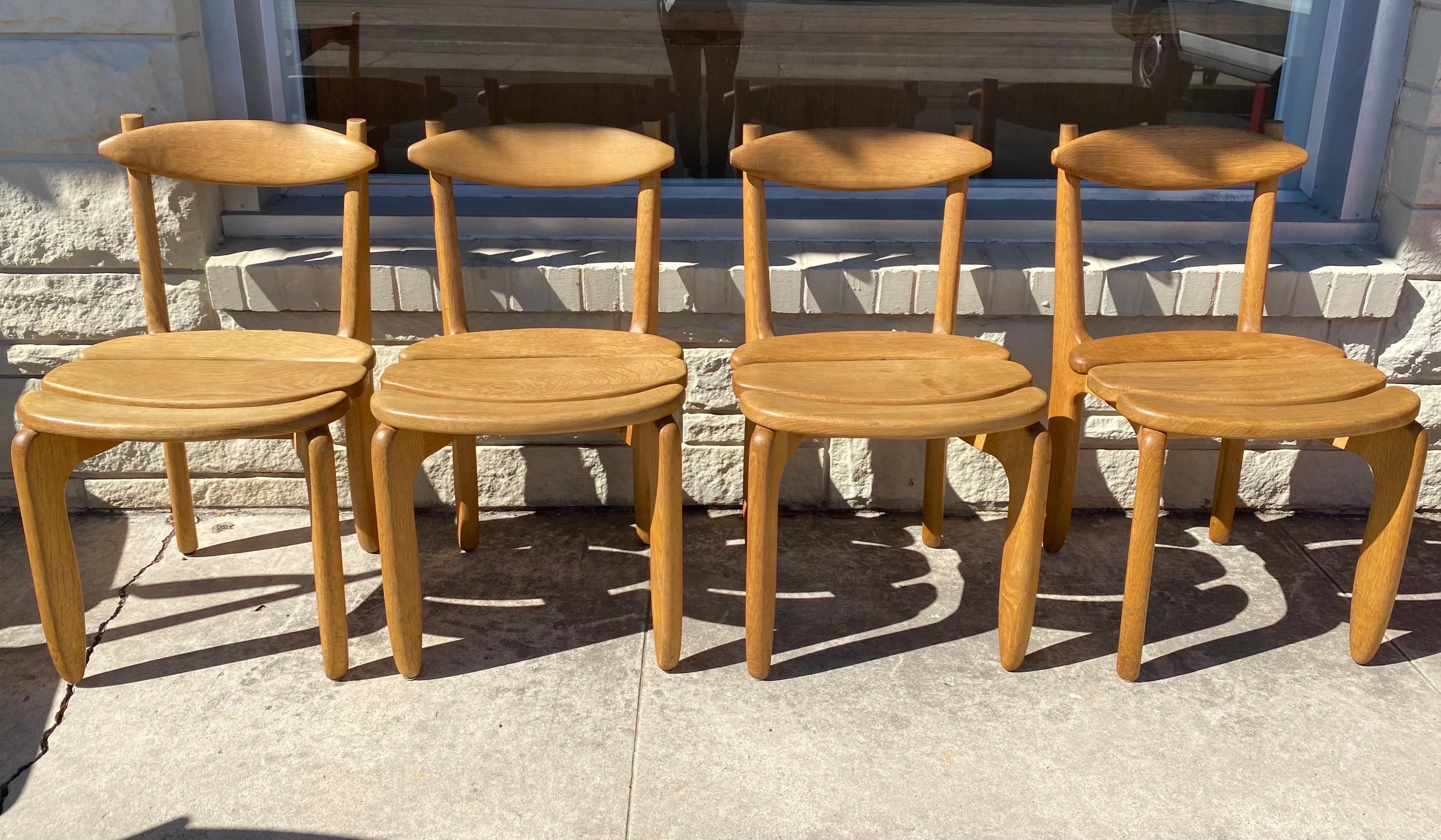 Set of 4 Guillerme et Chambron 'Thierry' Dining Chairs Made of Solid Oak For Sale 2