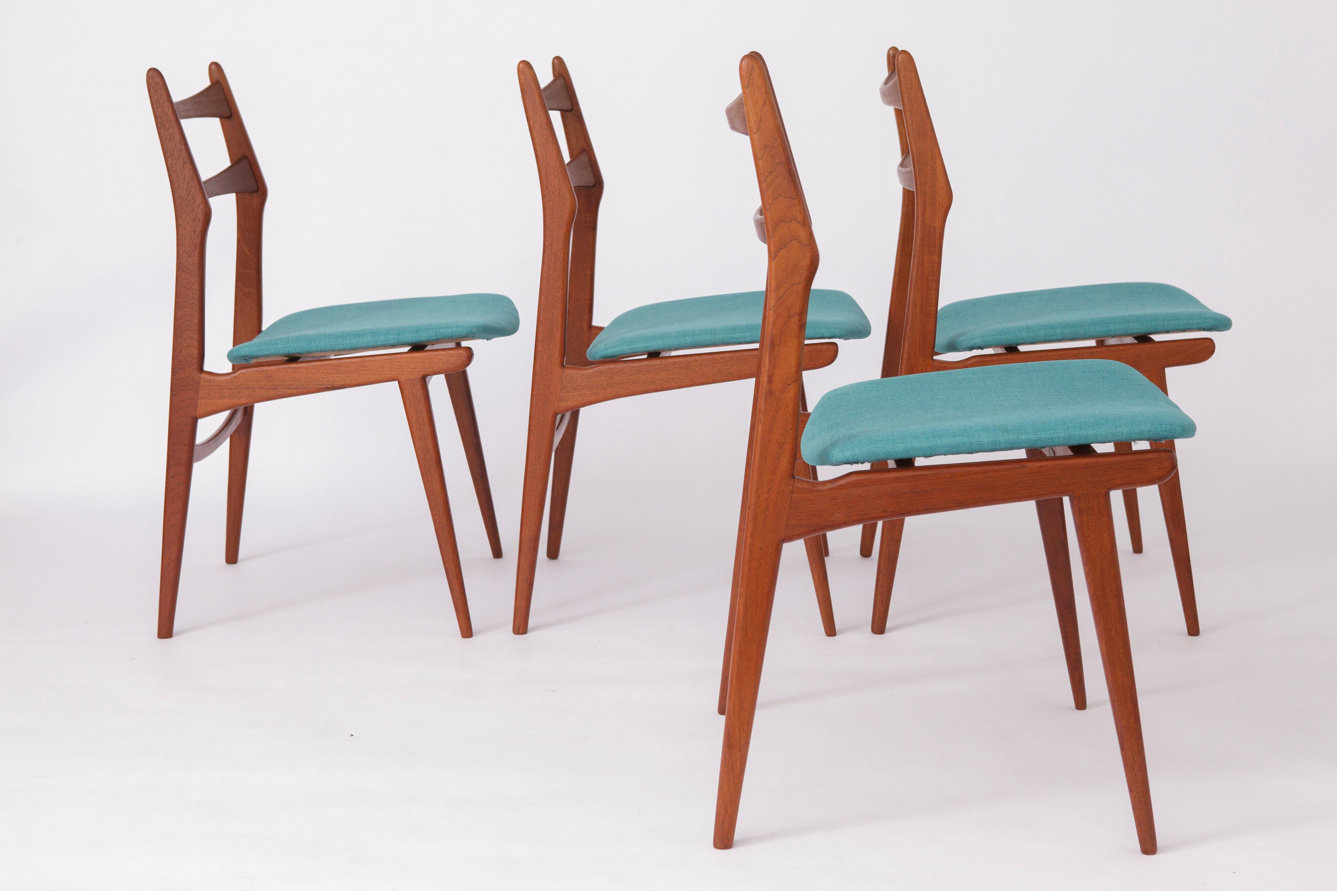 Mid-Century moderno Set di 4 sedie da pranzo in teak 