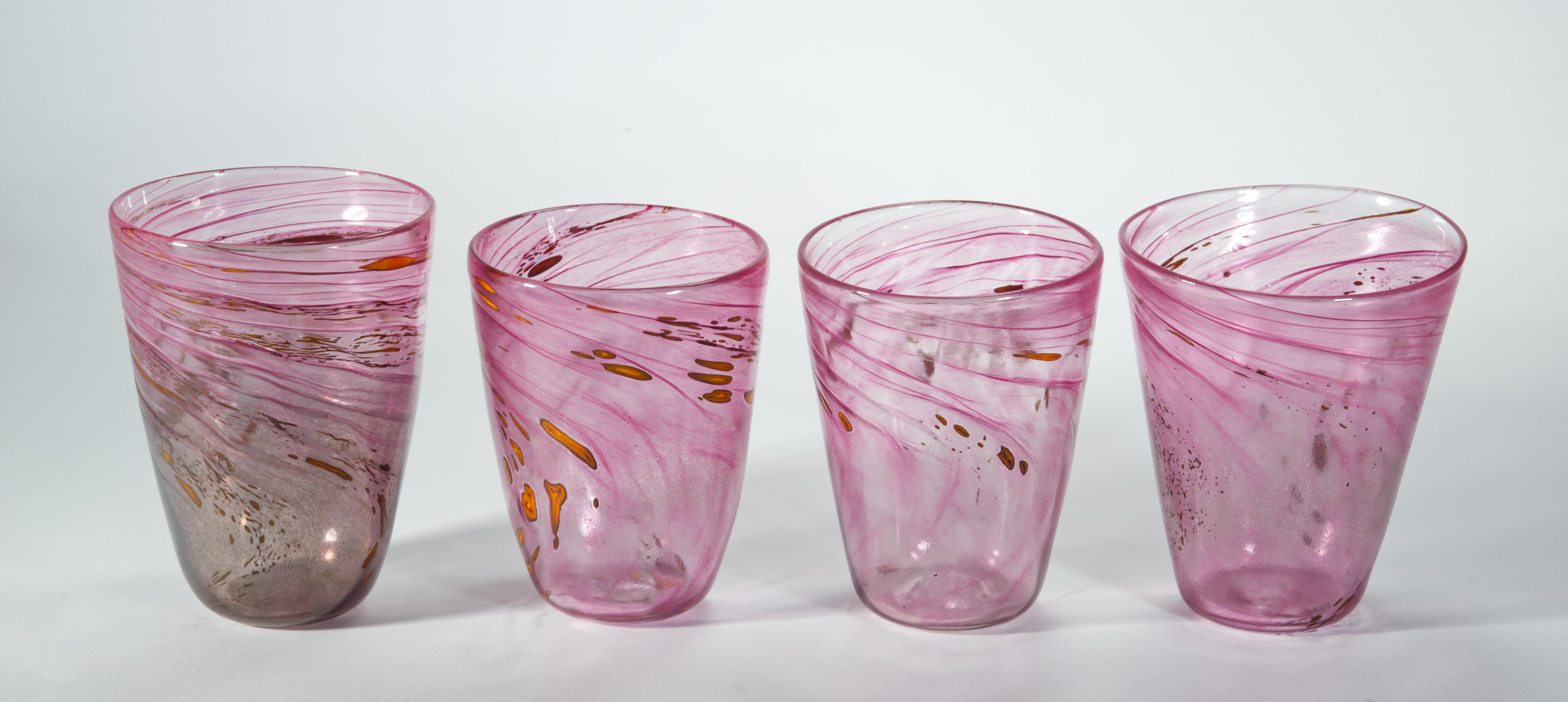 Ensemble de 4 verres à pied soufflés à la main, verre d'art américain Studio A 1988 en vente 2