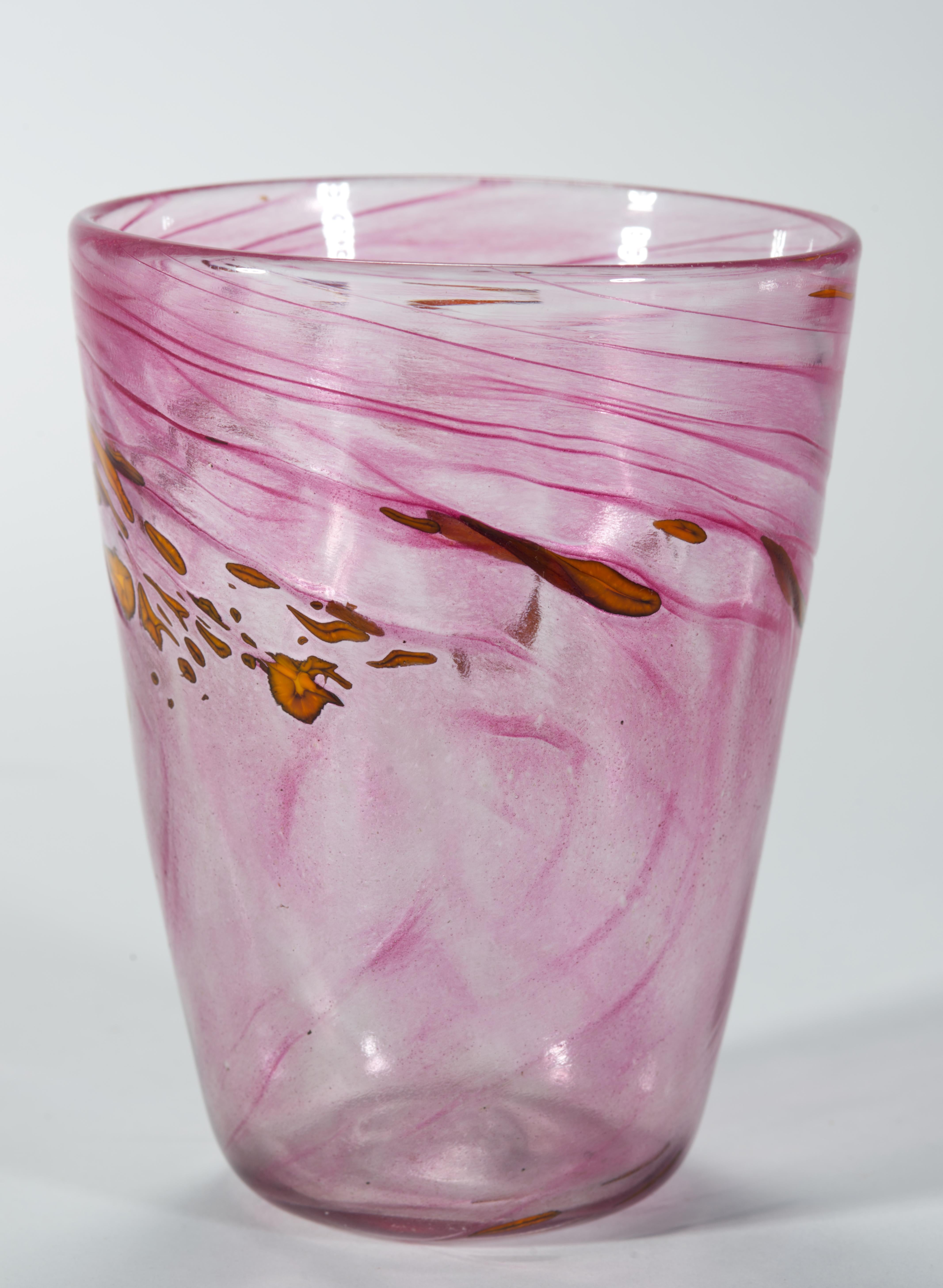 Américain Ensemble de 4 verres à pied soufflés à la main, verre d'art américain Studio A 1988 en vente