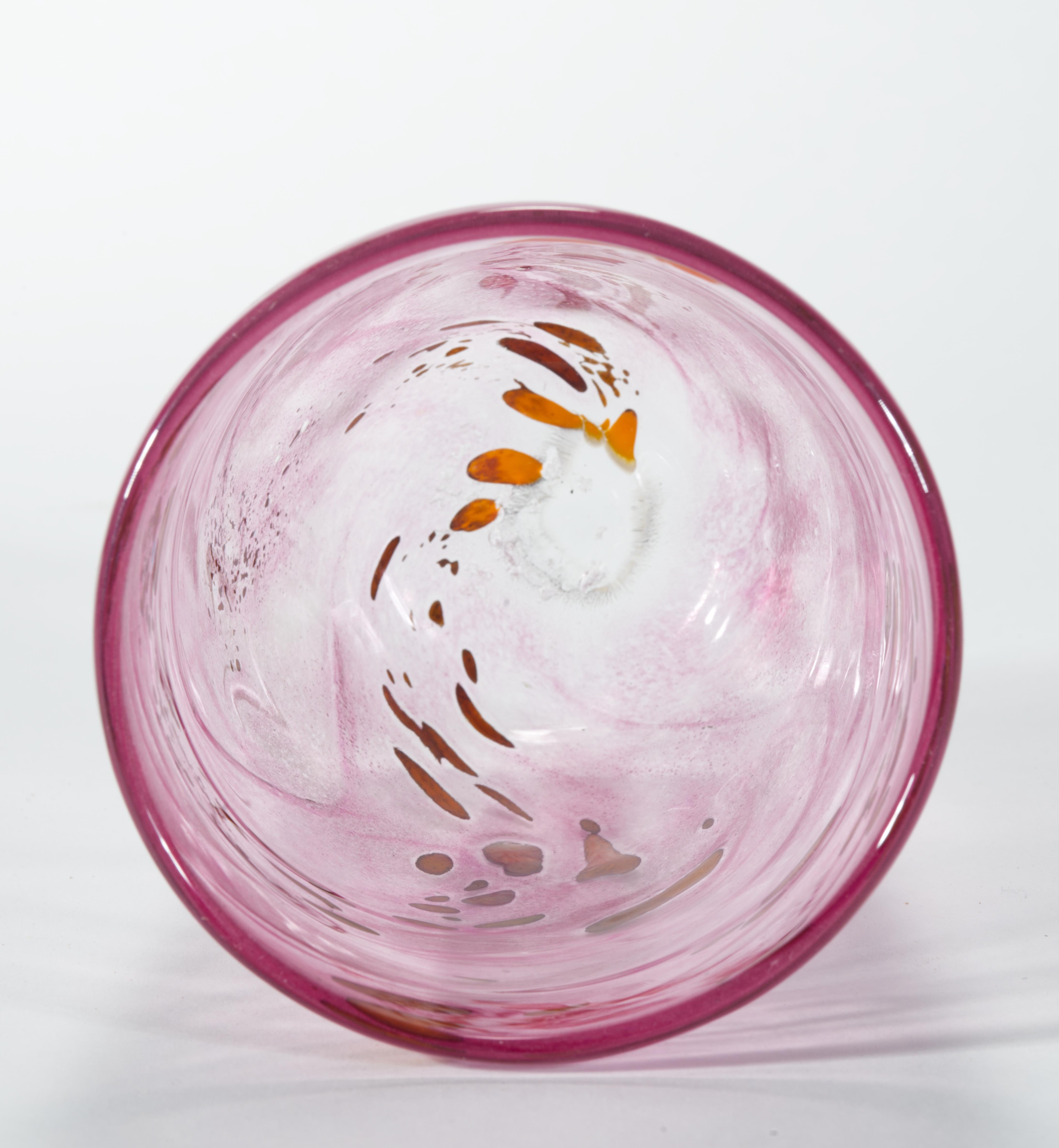 Verre d'art Ensemble de 4 verres à pied soufflés à la main, verre d'art américain Studio A 1988 en vente