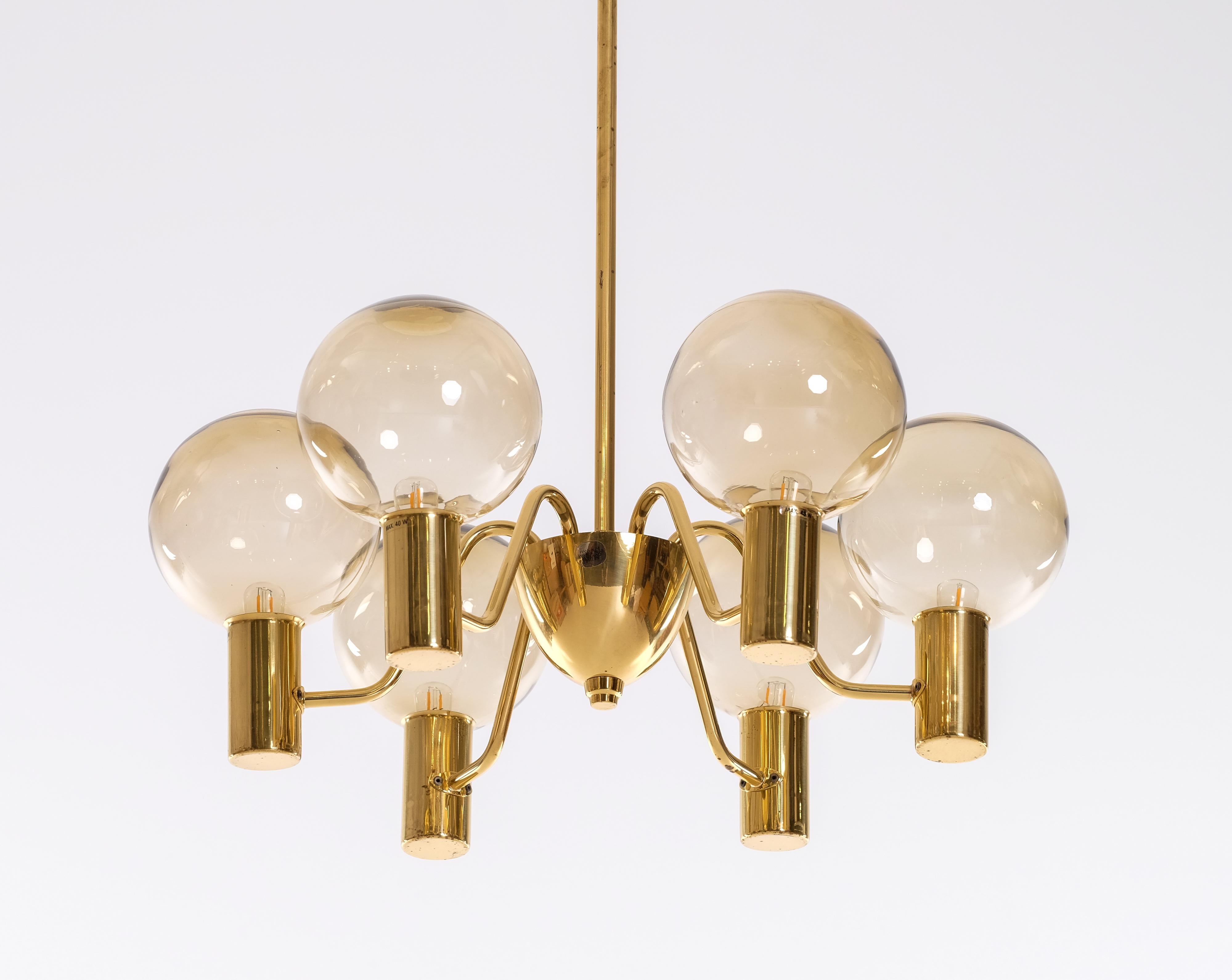 Set of 4 Hans-Agne Jakobsson Chandeliers T372/6 Patricia, 1960s In Good Condition For Sale In Stockholm, SE