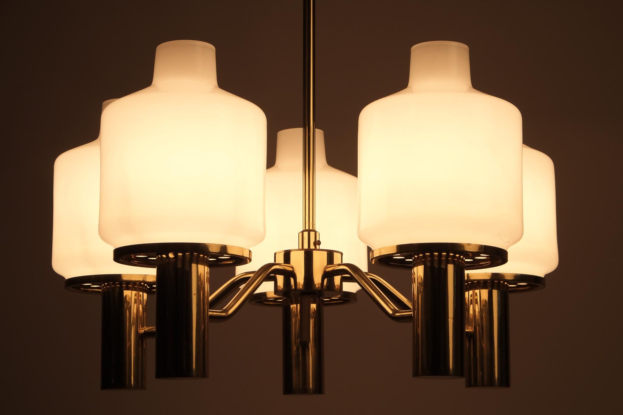 Svedese Set di 4 lampadari in ottone Hans-Agne Jakobsson 