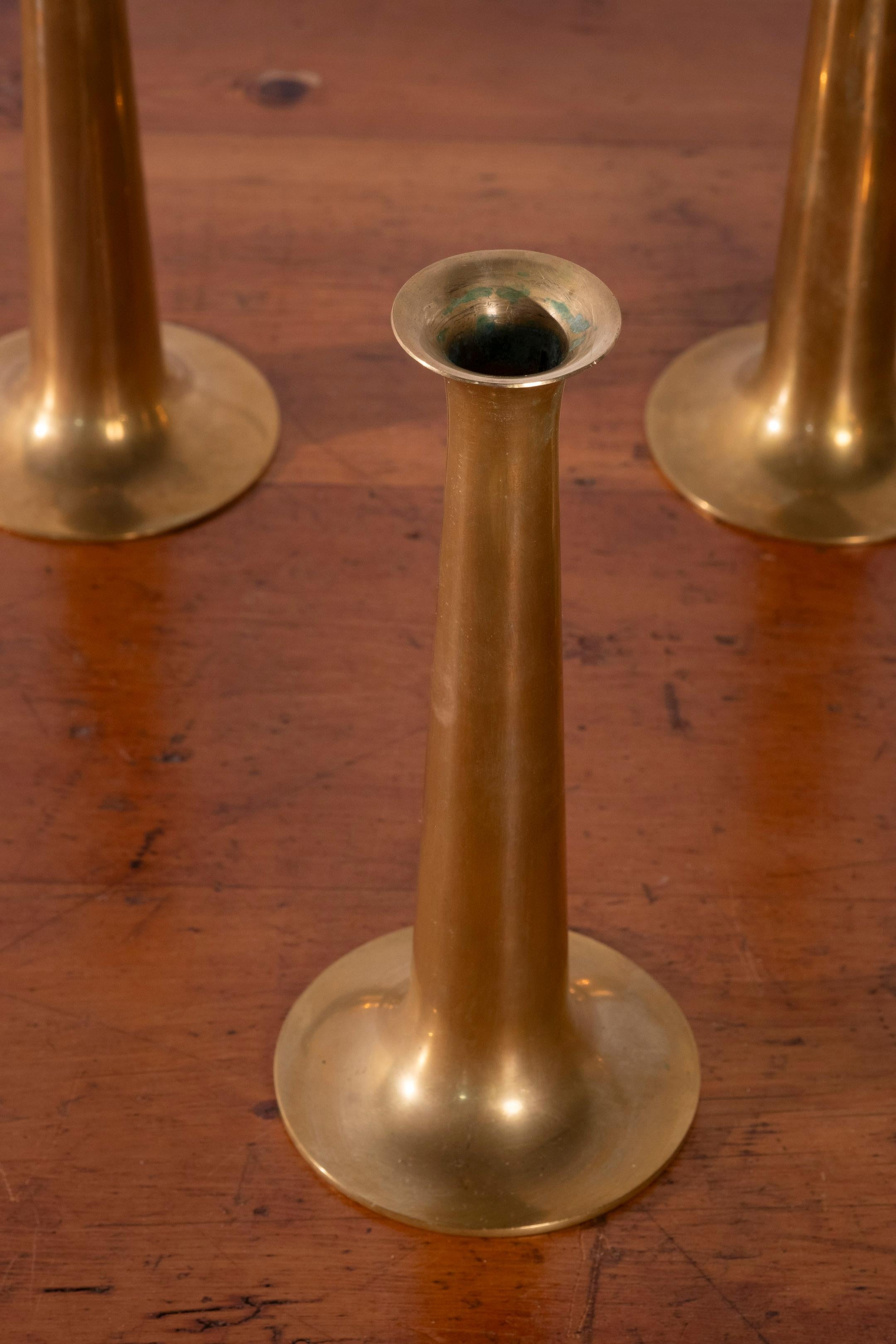 Set of 4 Hans Bølling Brass Candlesticks for Torben Ørskov, Denmark 1950s (Mitte des 20. Jahrhunderts) im Angebot