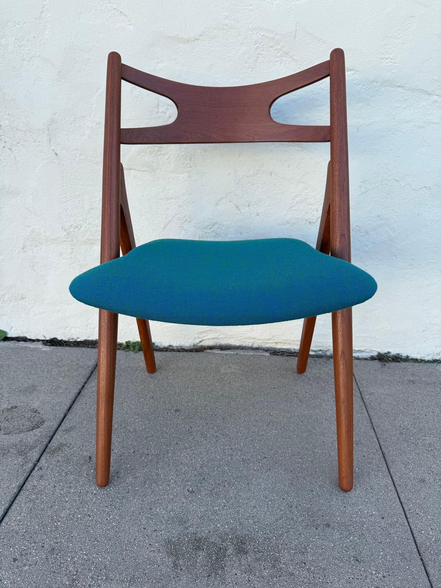 Mid-20th Century Set of 4 Hans Wegner CH-29 