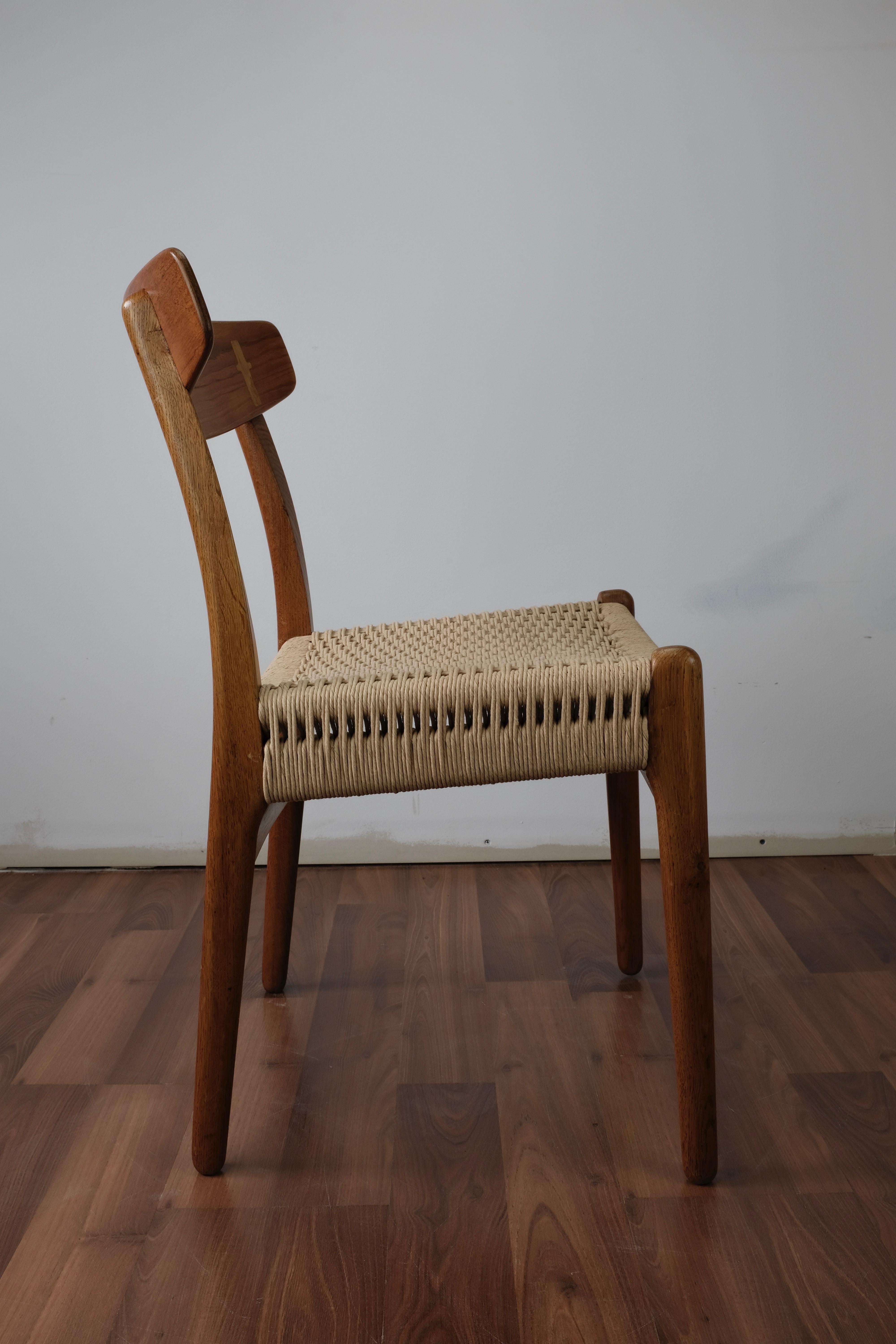 Mid-20th Century Set of 4 Hans Wegner CH23 Dining Chairs in Teak and Oak For Sale