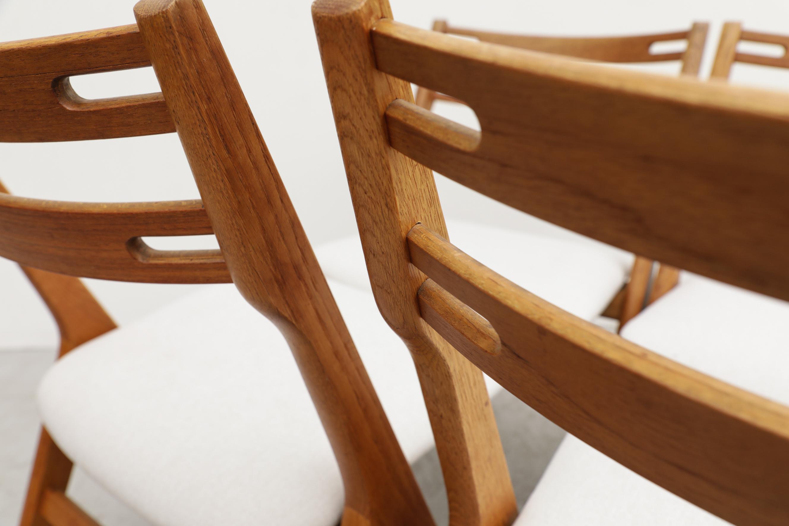 Set of 4 Hans Wegner Inspired Oak Dining Chairs by Sibast with White Seats For Sale 6