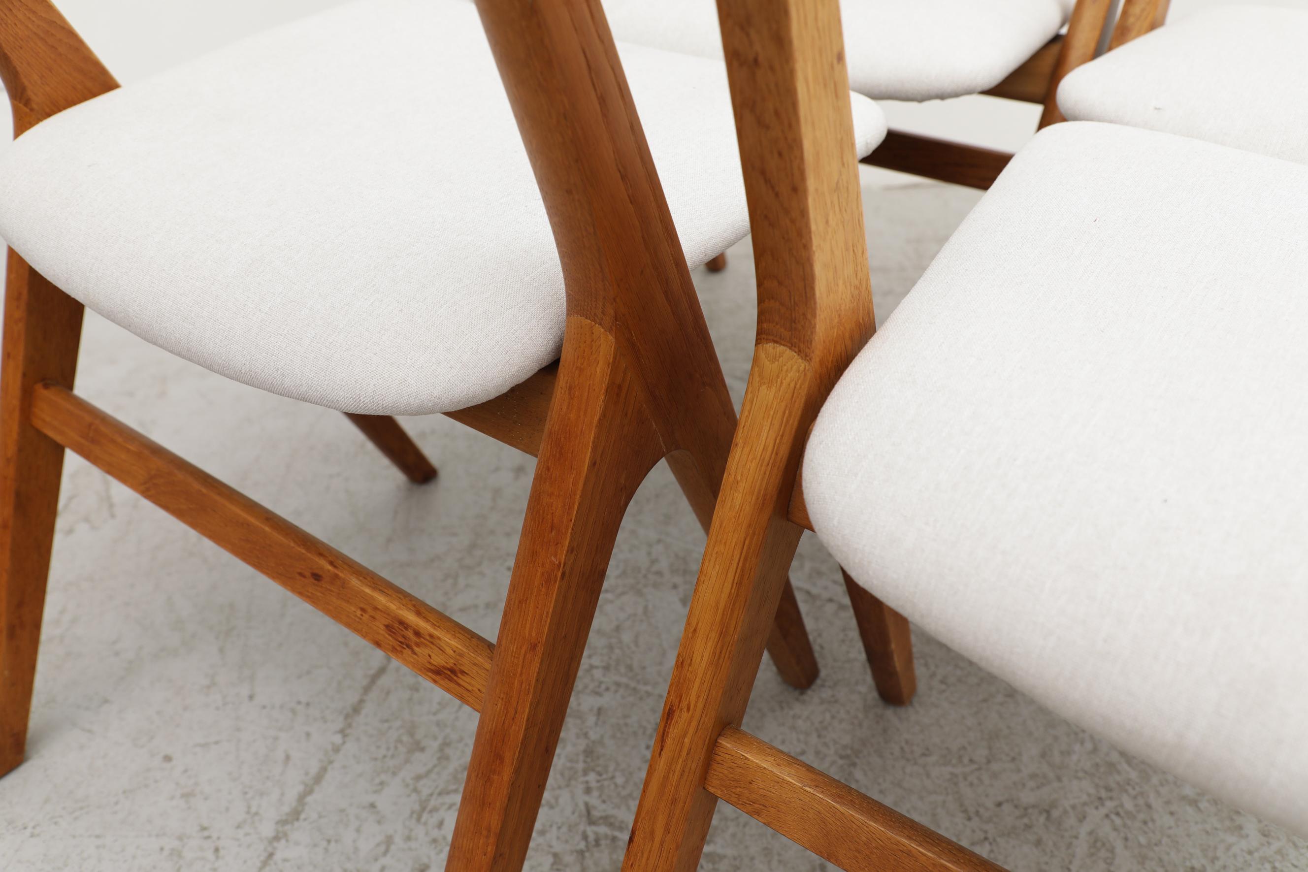Set of 4 Hans Wegner Inspired Oak Dining Chairs by Sibast with White Seats For Sale 7