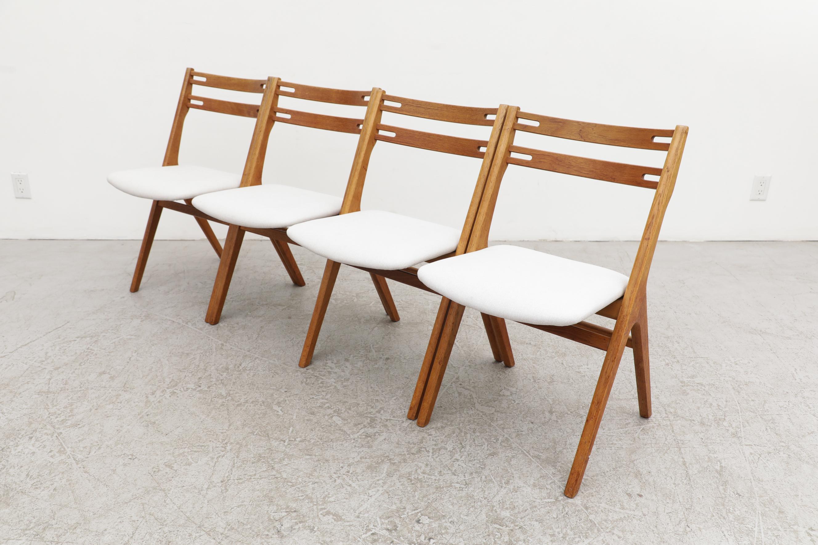 Danish Set of 4 Hans Wegner Inspired Oak Dining Chairs by Sibast with White Seats For Sale