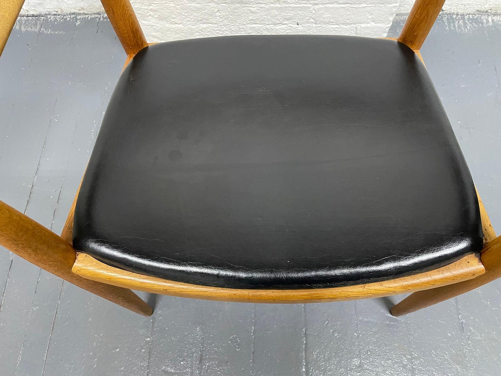 Set of 4 Hans Wegner Round Chairs for Johannes Hansen For Sale 1