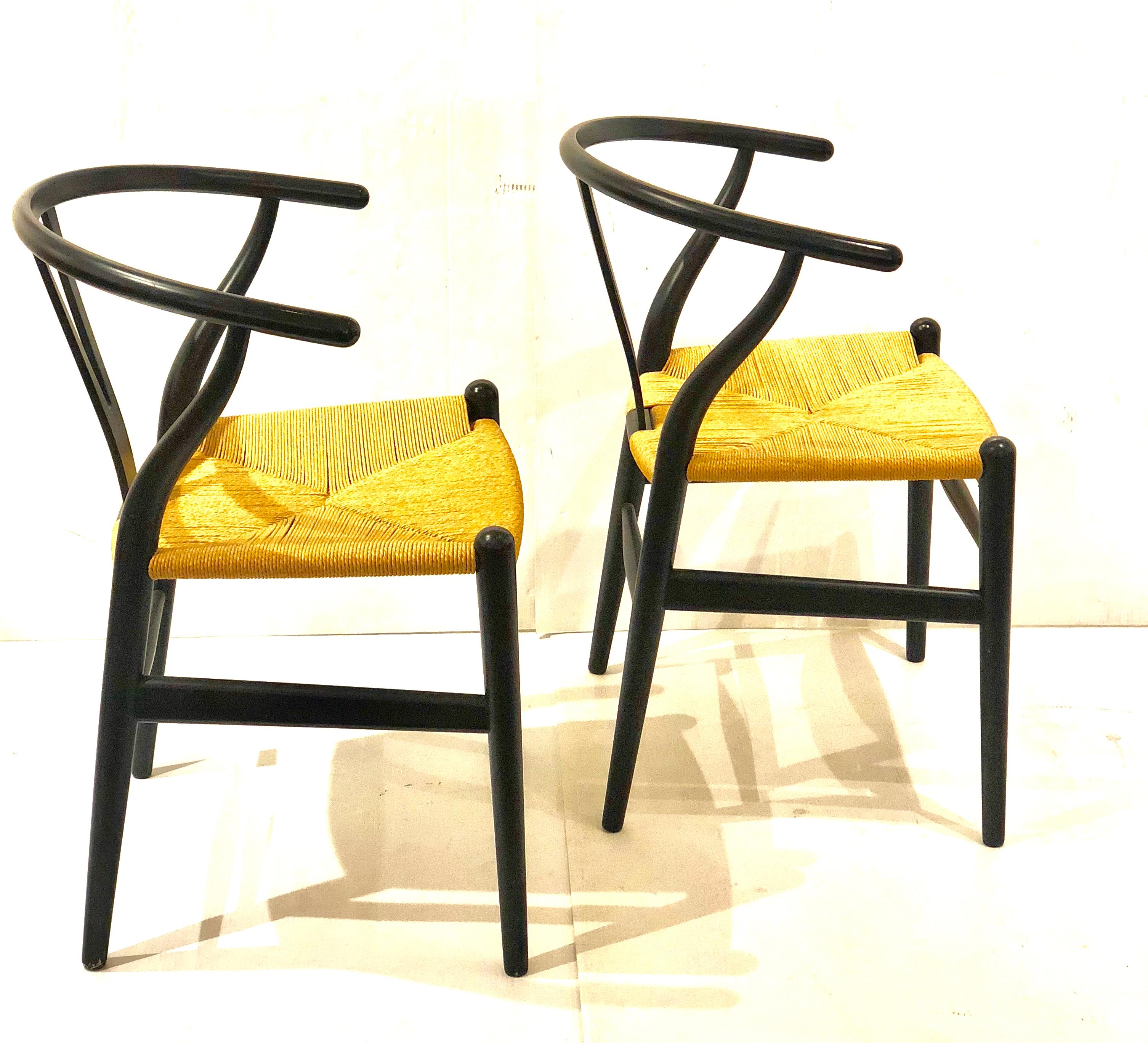 Set of 4 Hans Wegner Wishbone Chairs for Carl Hansen & Son In Excellent Condition In San Diego, CA