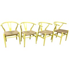 Ensemble de 4 chaises Wishbone de Hans Wegner peintes en jaune