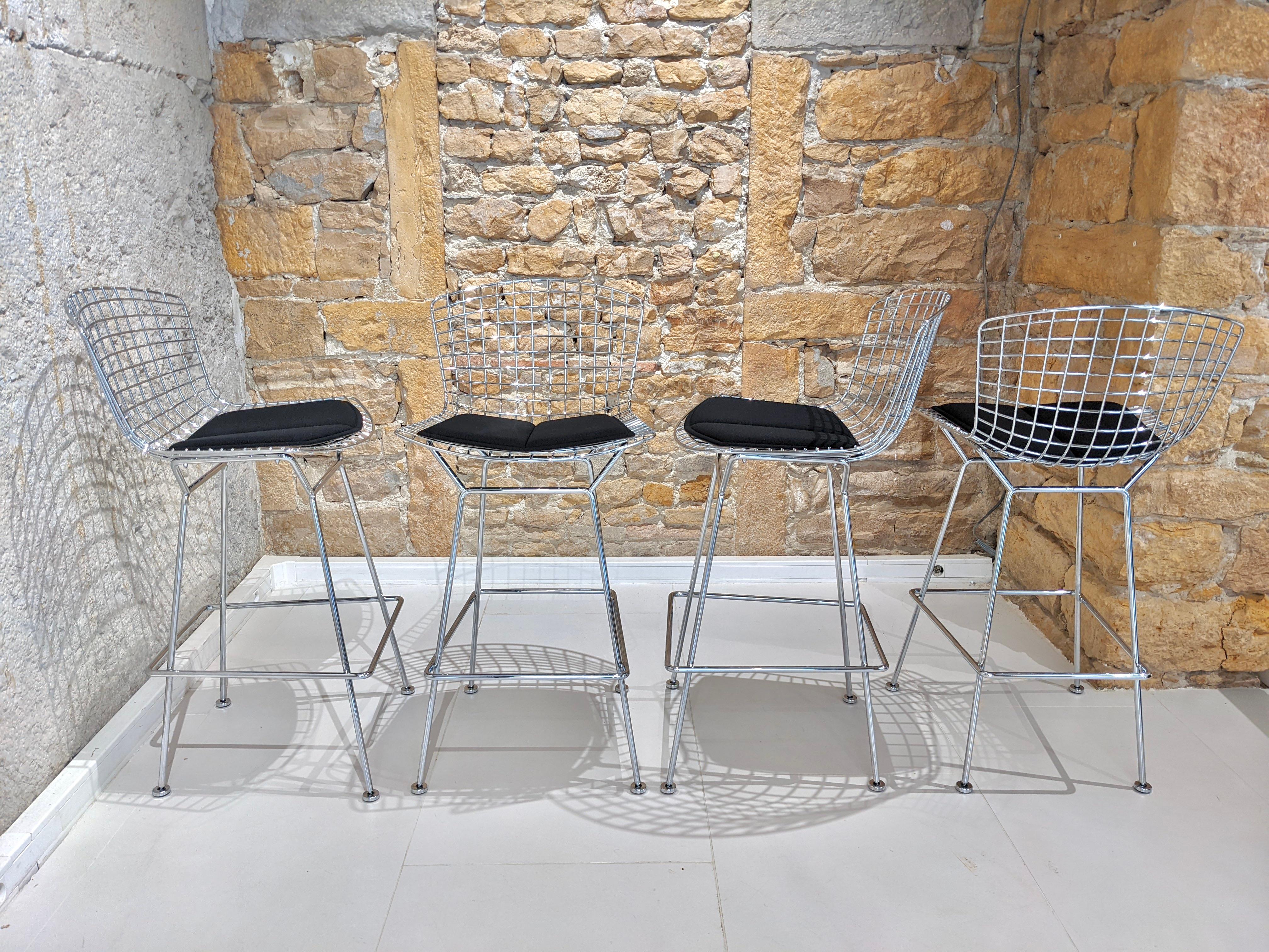 Set of 4 Harry Bertoia Bar Stools for Knoll In Excellent Condition In lyon, FR