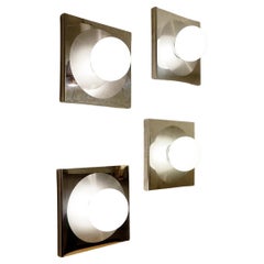 Set di  2 lampade da parete quadrate di Harvey Guzzini - anni '70