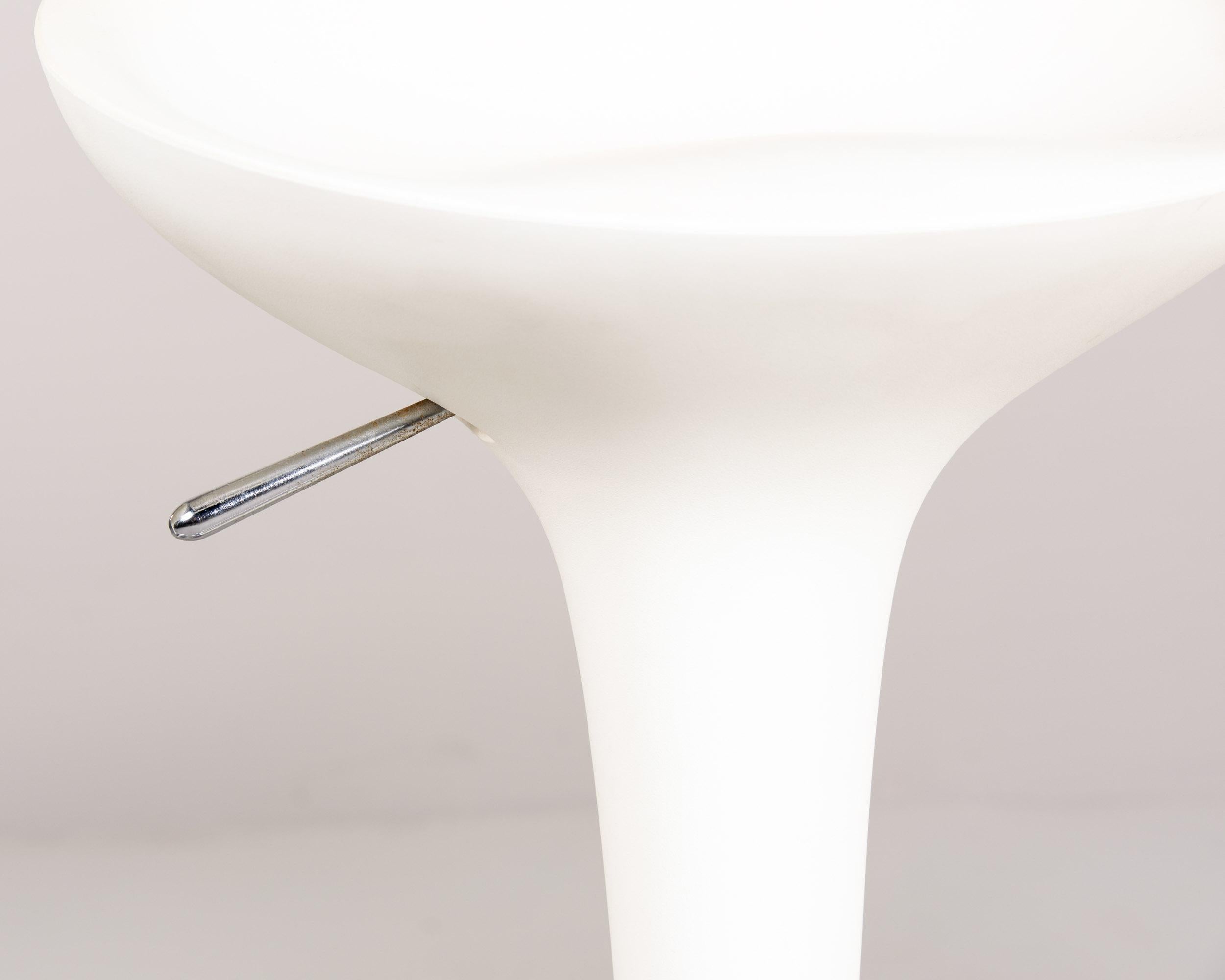 Juego de 4 taburetes Bomba regulables en altura Diseñados por Stefano Giovannoni para Magis Italiano en venta