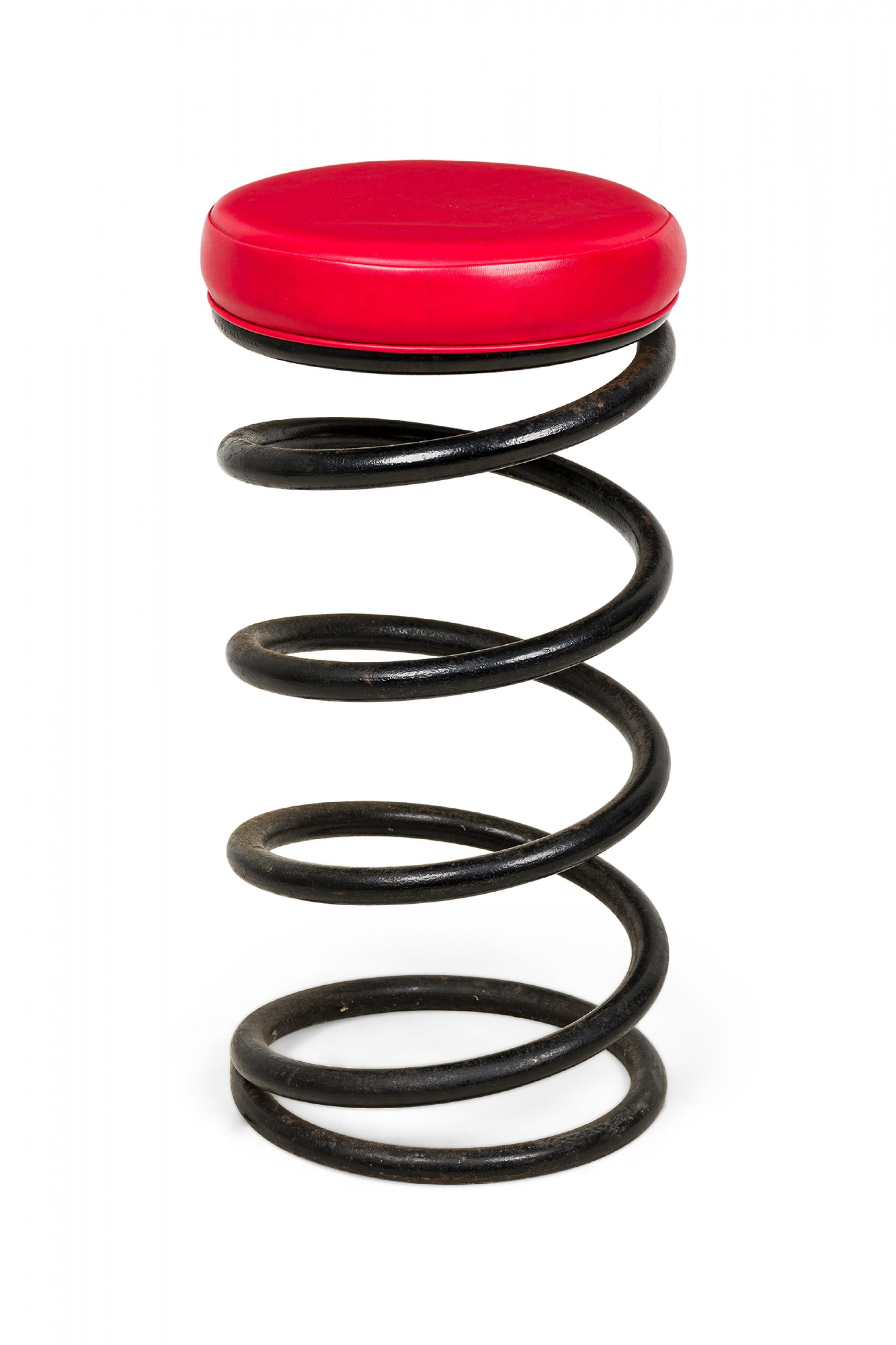 Set di 4 sgabelli da bar imbottiti in vinile rosso e metallo nero di Helix Company 