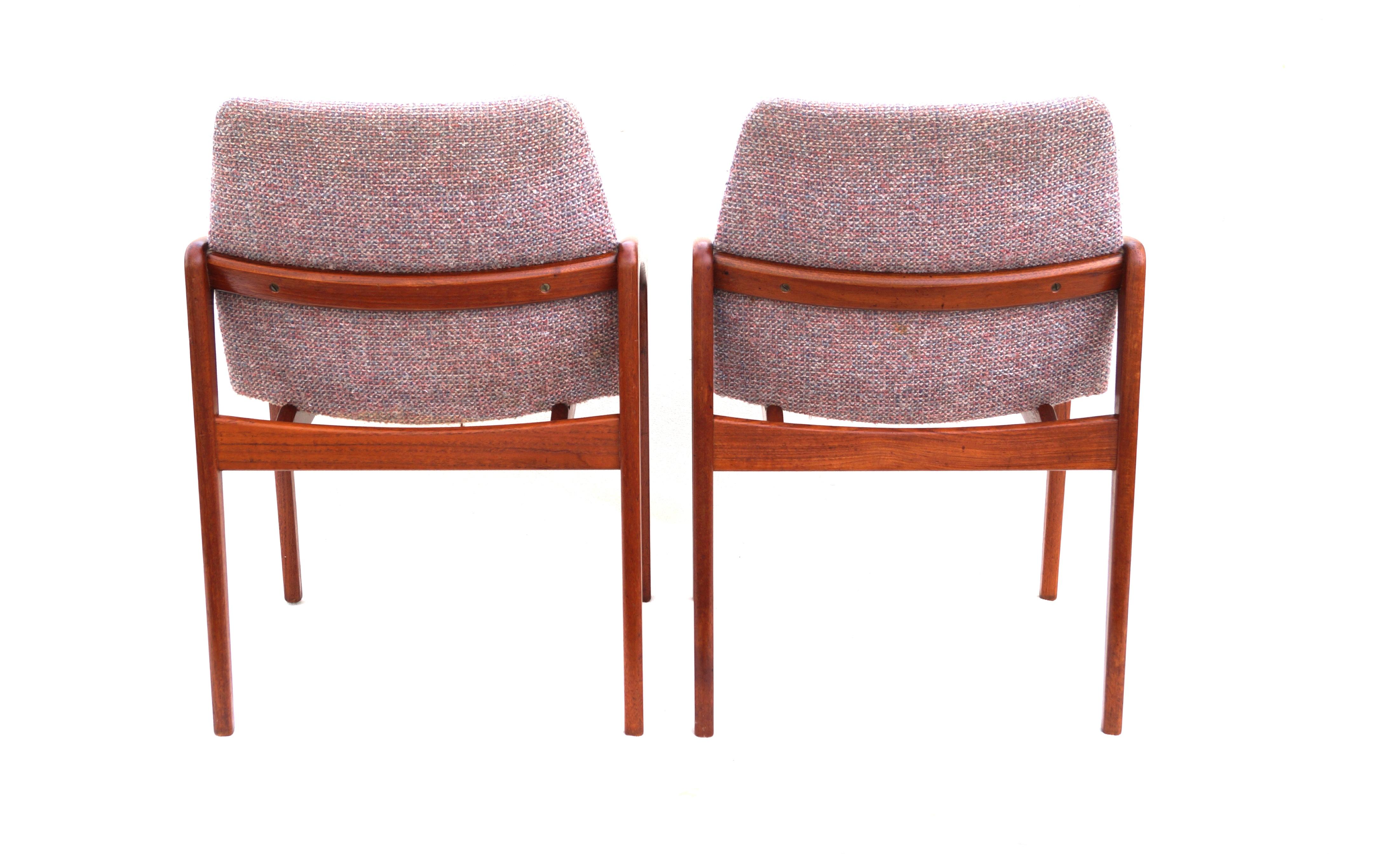 Set of 4 Henning Kjaernulf  Model 23 Danish Modern Teak Dinning Chairs In Good Condition For Sale In Wayne, NJ