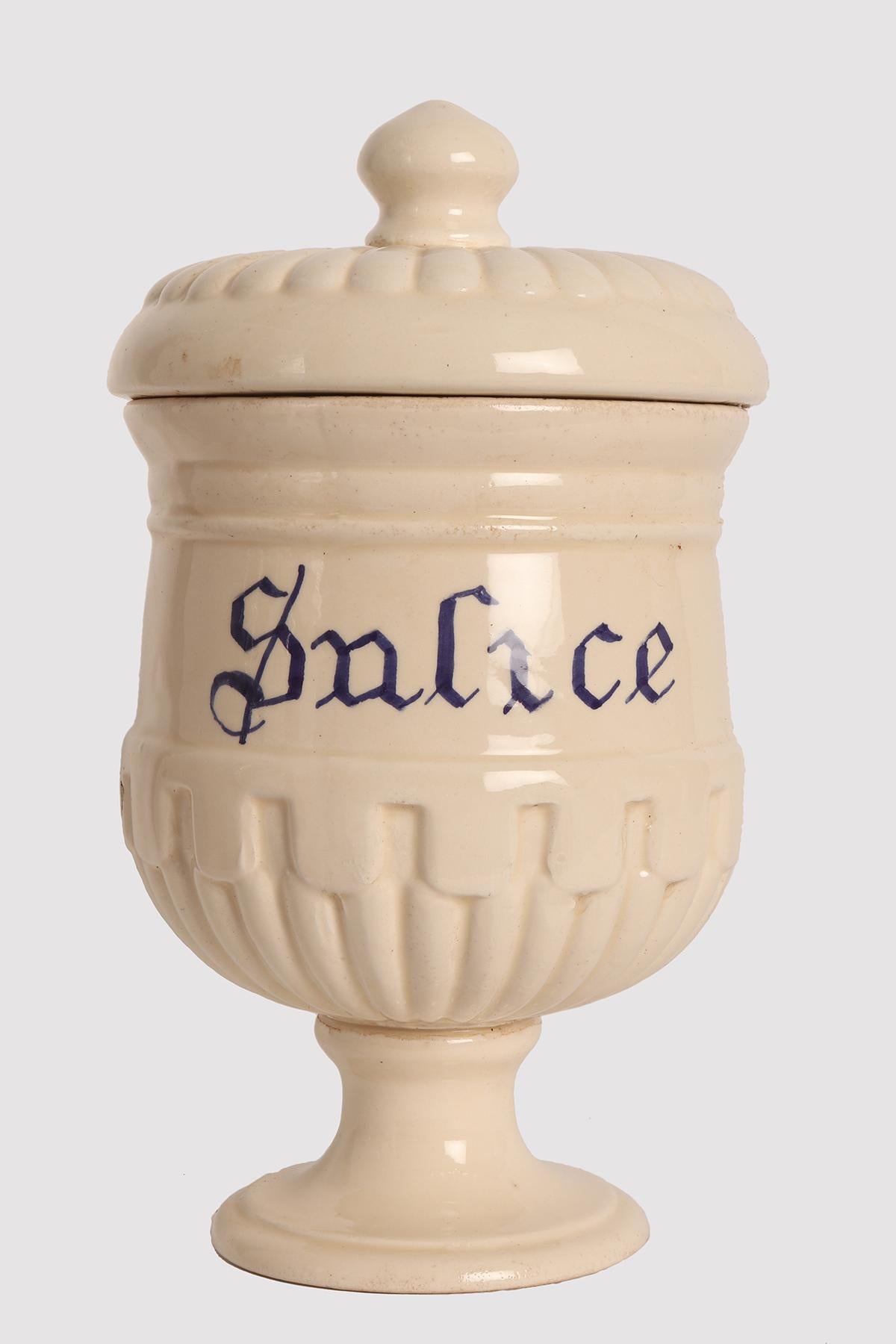 Set of 4 herbalist pharmacy ceramic jars, Italy 1890. In Good Condition For Sale In Milan, IT