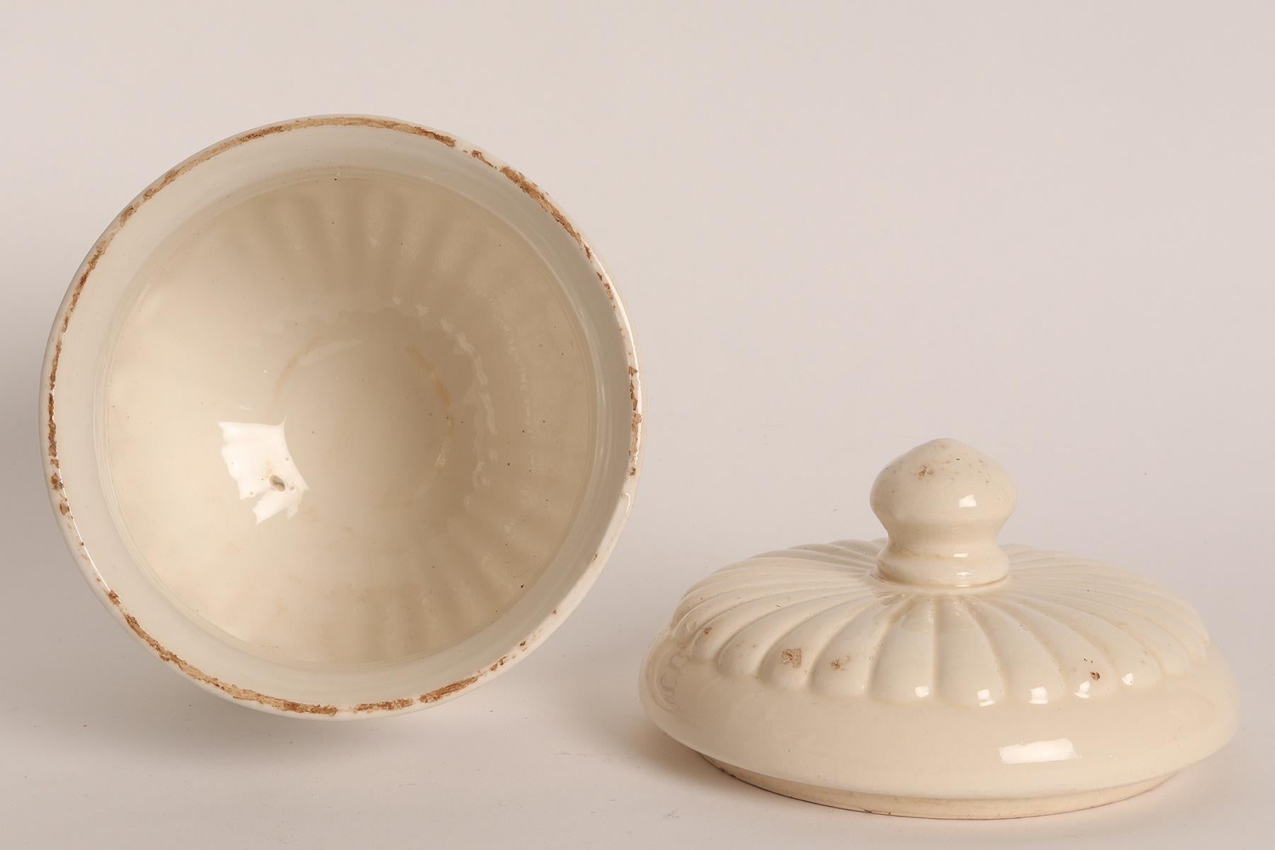 Set of 4 herbalist pharmacy ceramic jars, Italy 1890. For Sale 3